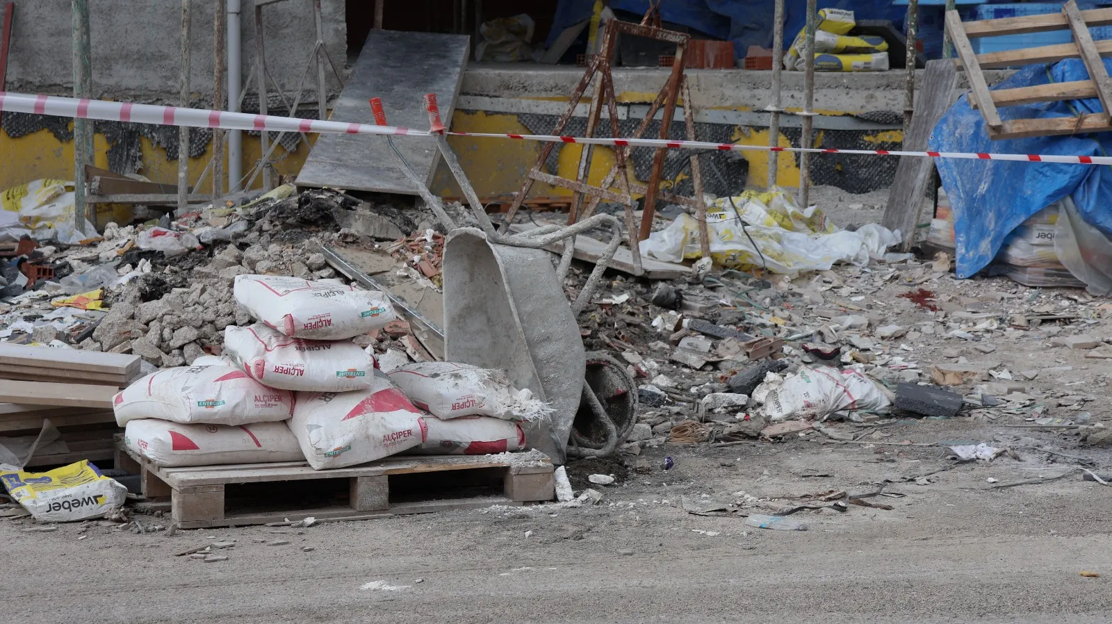 Amasya'da inşaat faciası Dört kat yukarıdan düşen işçi hayatını kaybetti