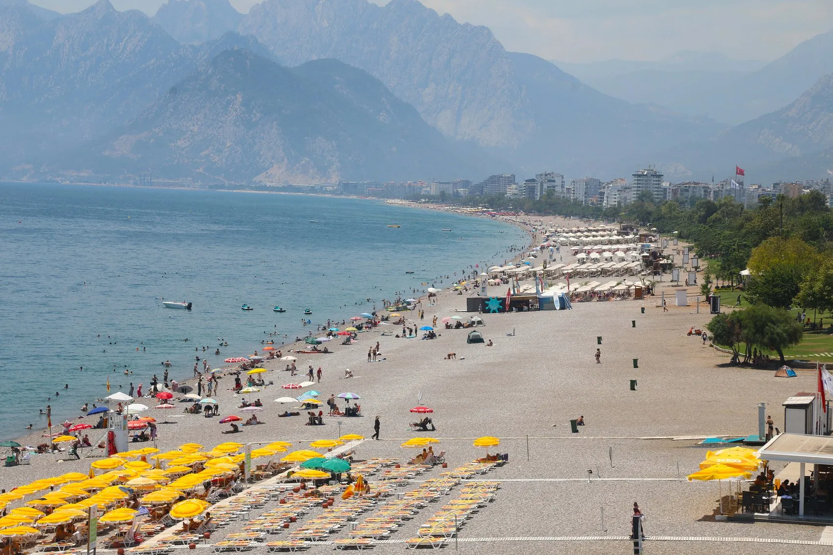 Antalya kavruluyor Hissedilen sıcaklık 47 dereceyi gördü