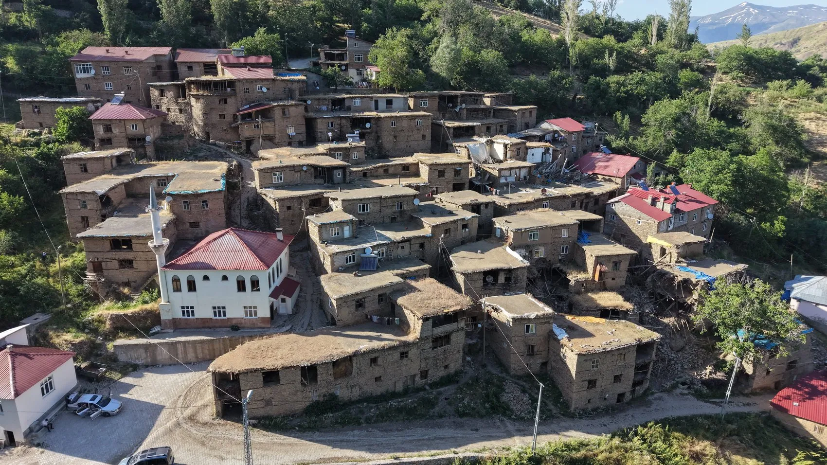 Bitlis Hizan’da zamanın durduğu köyler keşfedilmeyi bekliyor