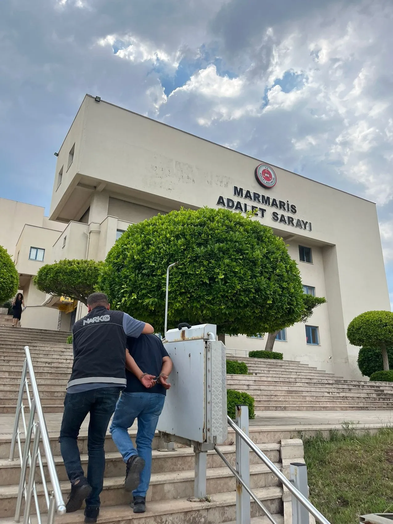 Marmaris yolunda yakalanan uyuşturucu sevkiyatı durduruldu
