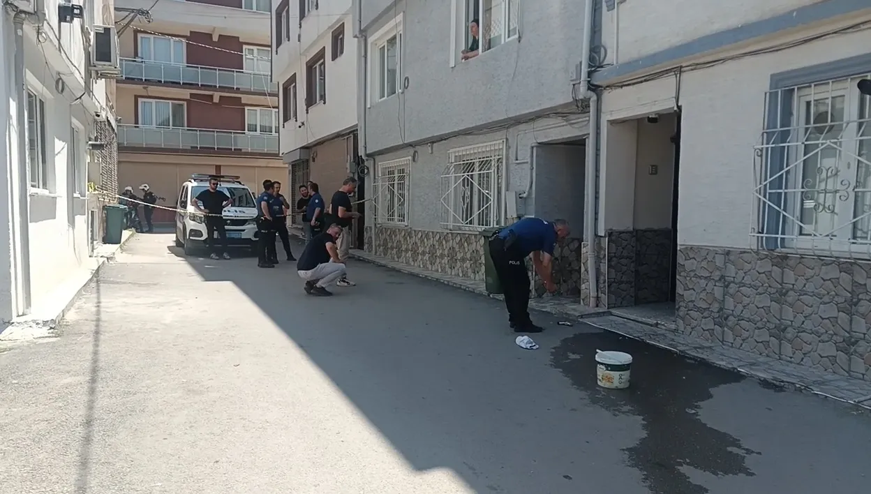 Bursa Osmangazi’de sokak ortasında silahlı saldırı
