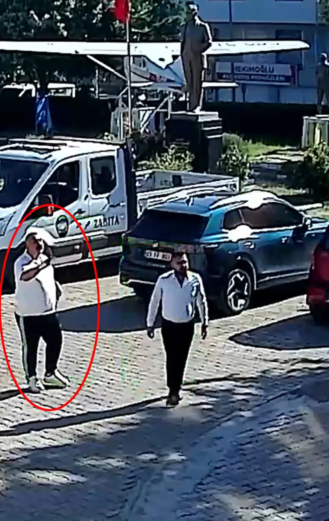 Dinar Belediye Başkanı’nın aracına bıçaklı müdahale girişimi