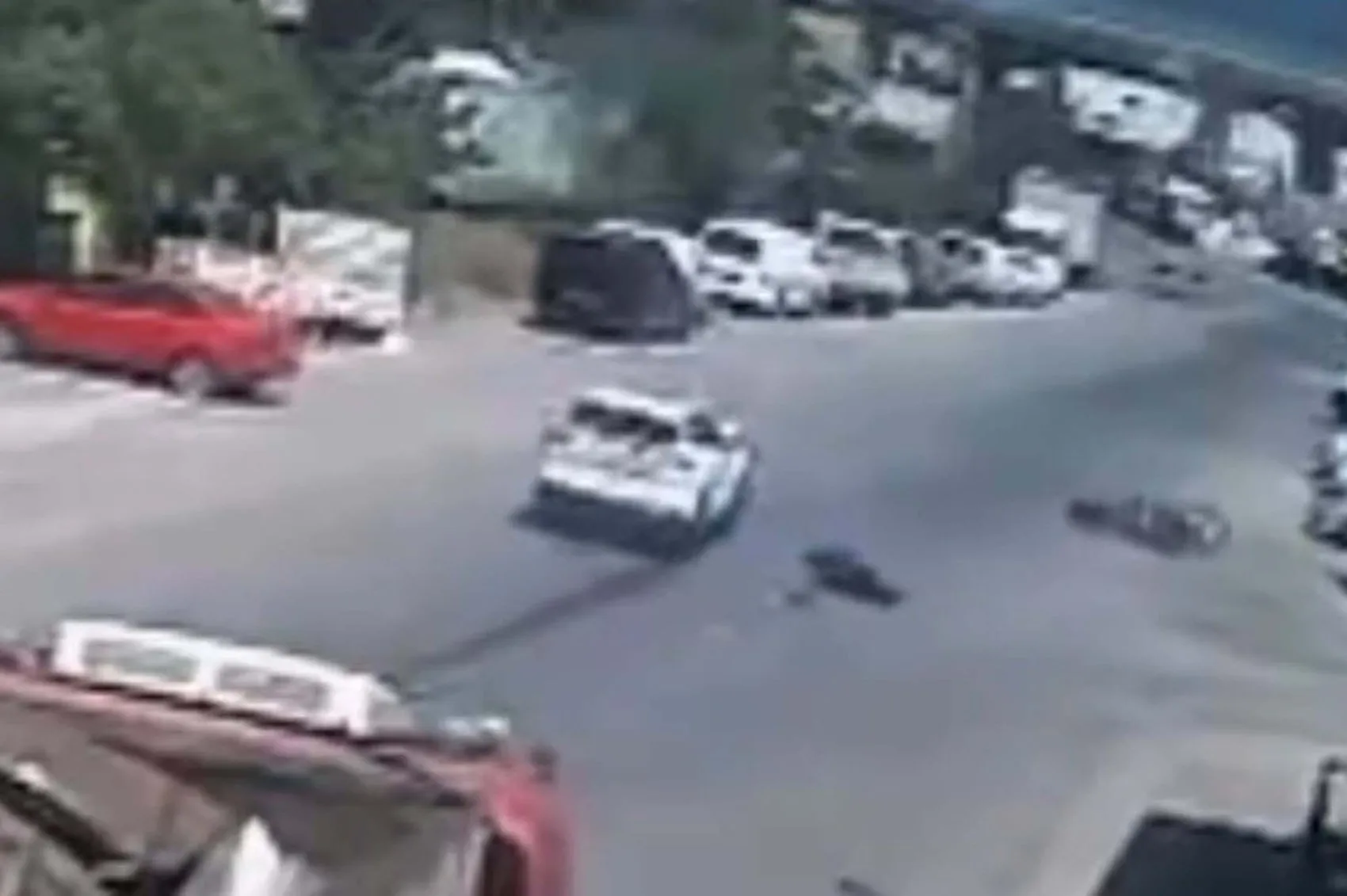 Ehliyetsiz sürücü dehşet saçtı Motosikletli ağır yaralı