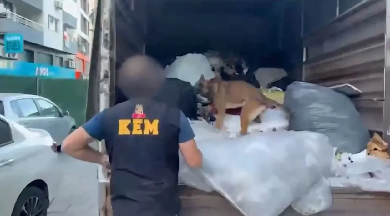 İzmir merkezli operasyonda 371 kilogram uyuşturucu yakalandı