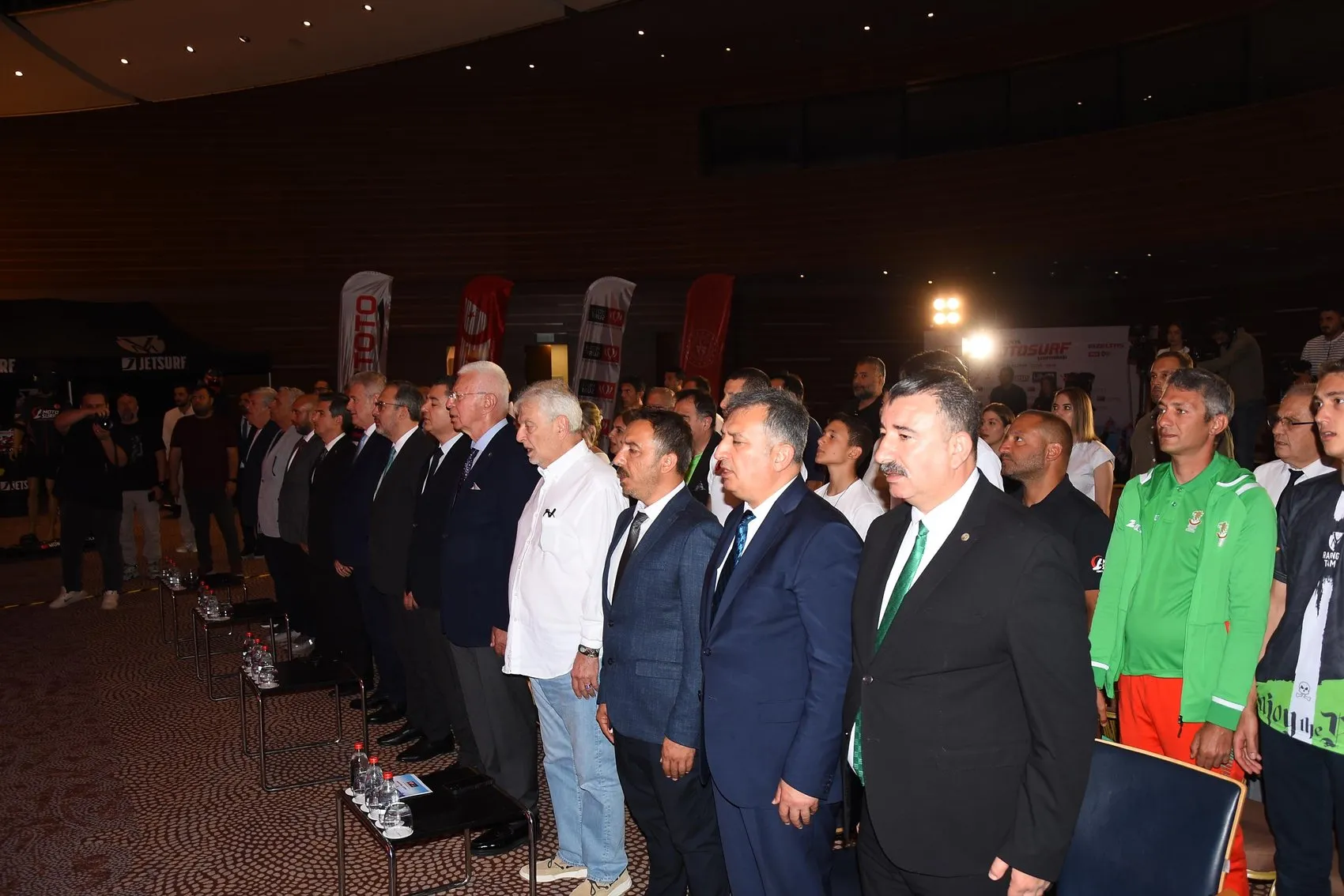 Çeşme 100 sporcuyla dev motosurf şampiyonasına hazırlanıyor