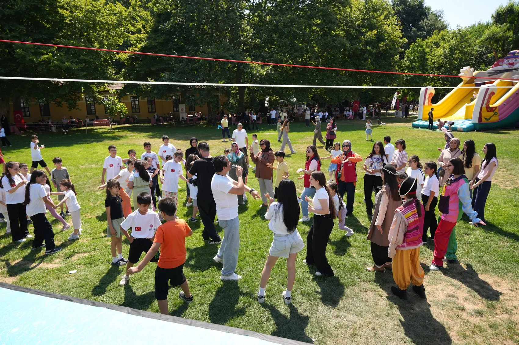 Vakıflardan öğrencilere asırlık gelenekle piknik buluşması