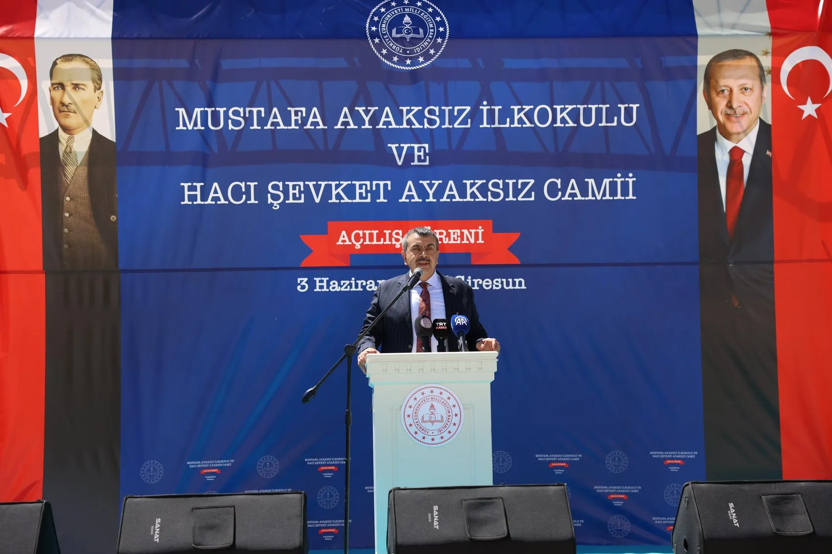 Bakan Tekin eğitim yatırımlarını devrim olarak nitelendirdi