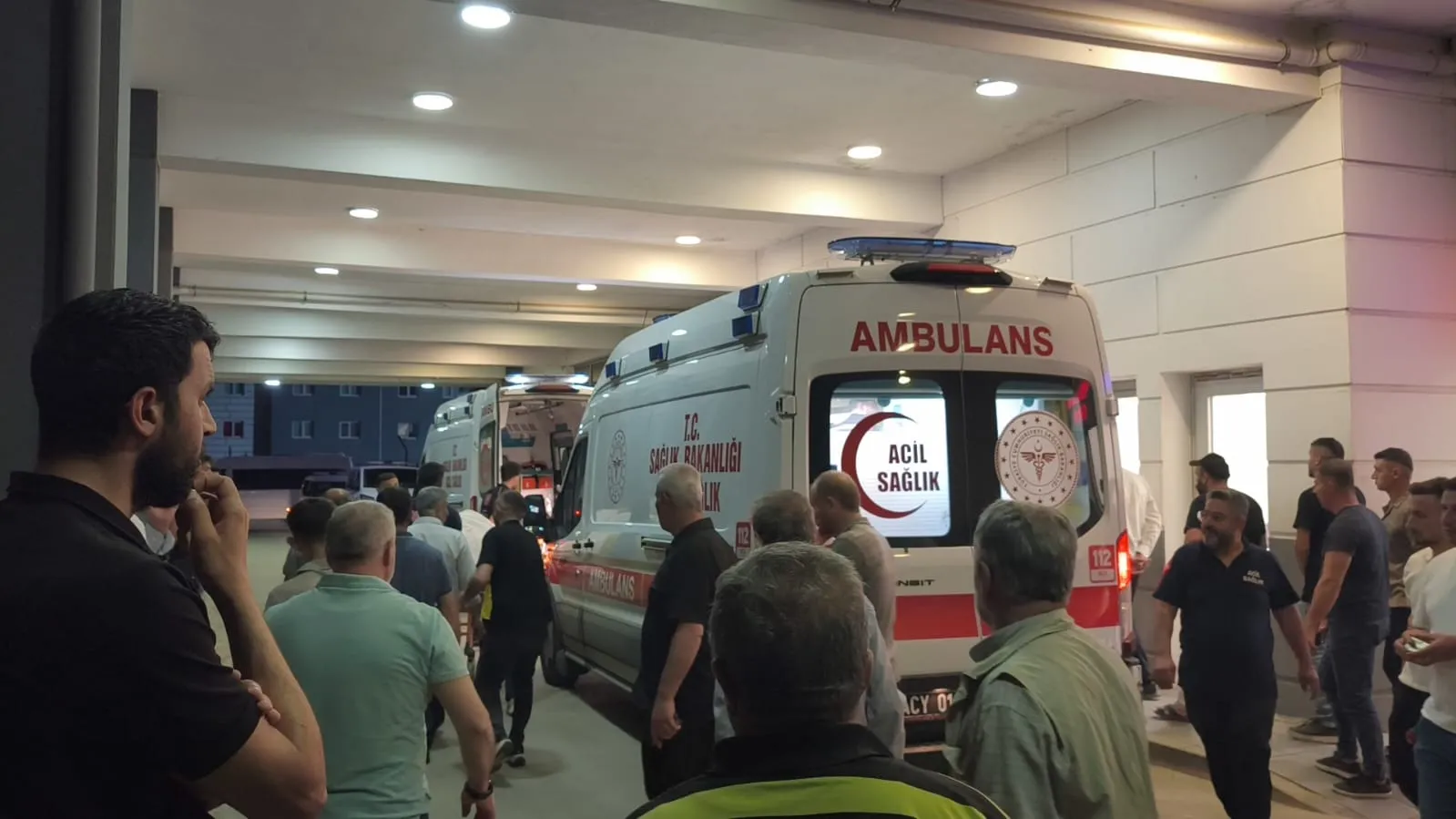 Kulp yolunda otomobil takla attı Anne ve oğlu hayatını kaybetti