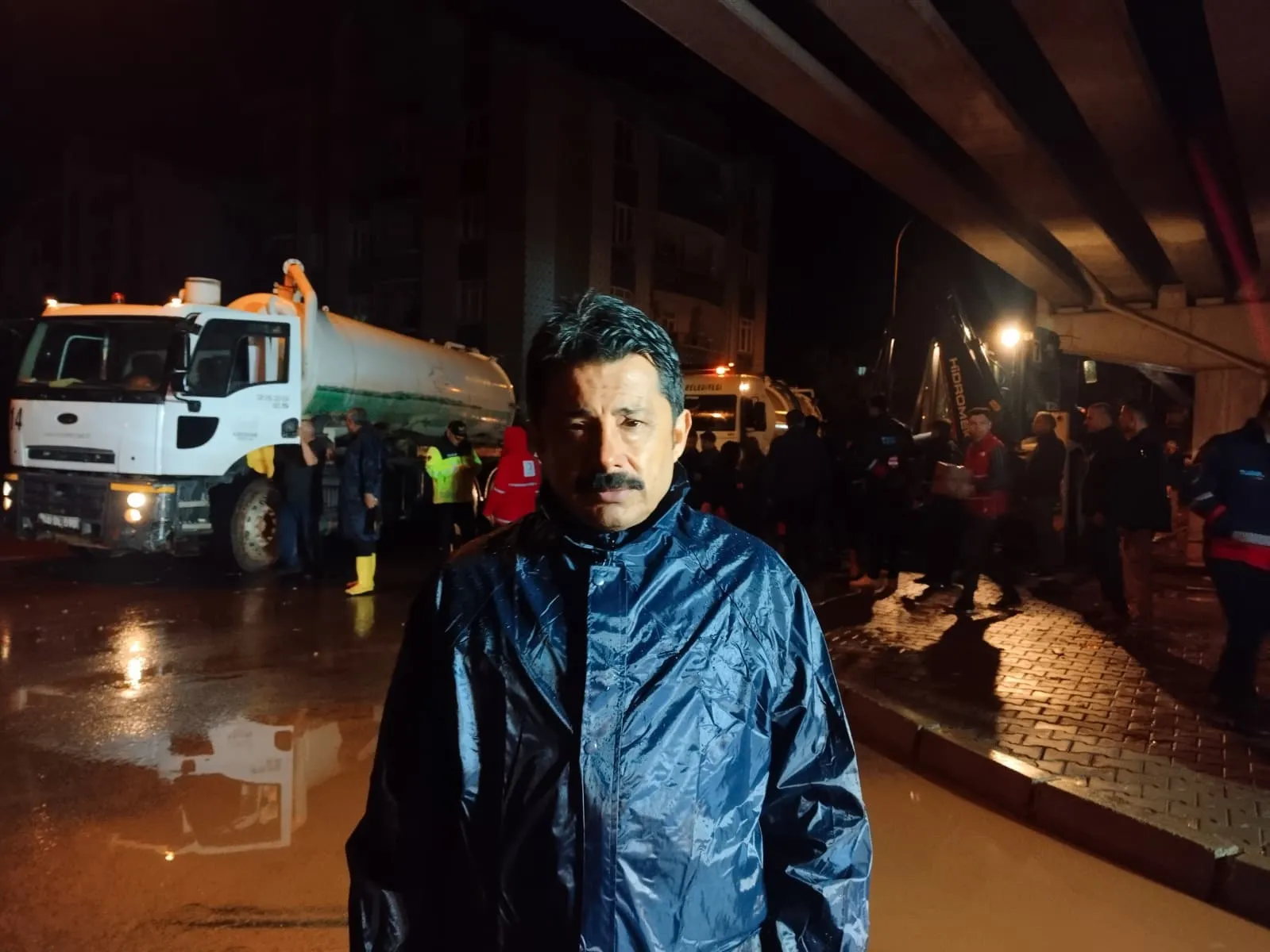 Kırşehir’de ani sağanak hayatı felç etti