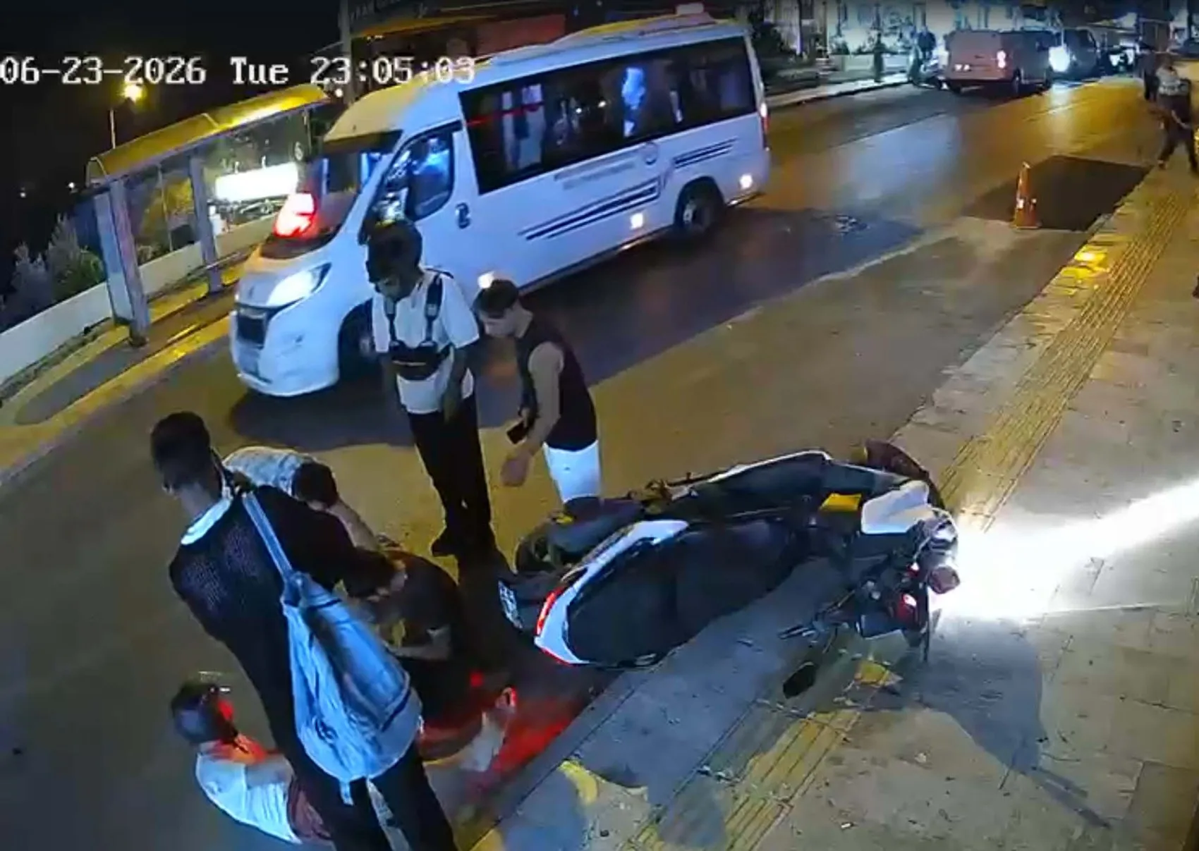 Bodrum trafiğinde motosiklet kazası kameraya yansıdı