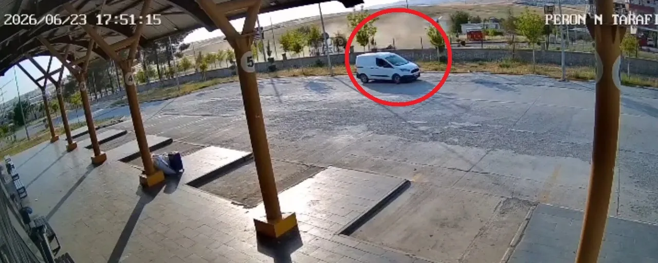 Silvan’da korkutan kaza güvenlik kamerasında