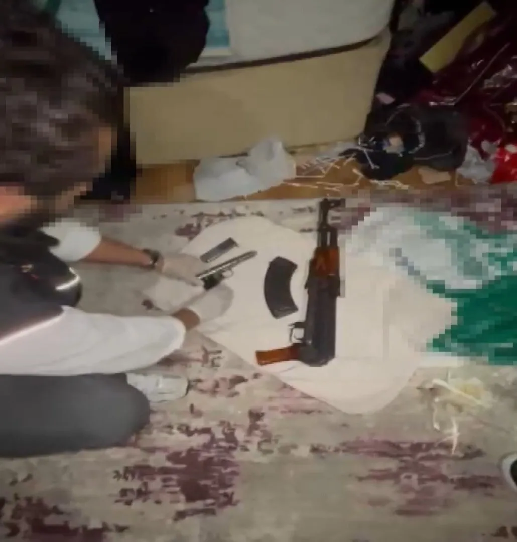 Ümraniye'deki adrese baskın Silah ve uyuşturucuyla yakalandılar