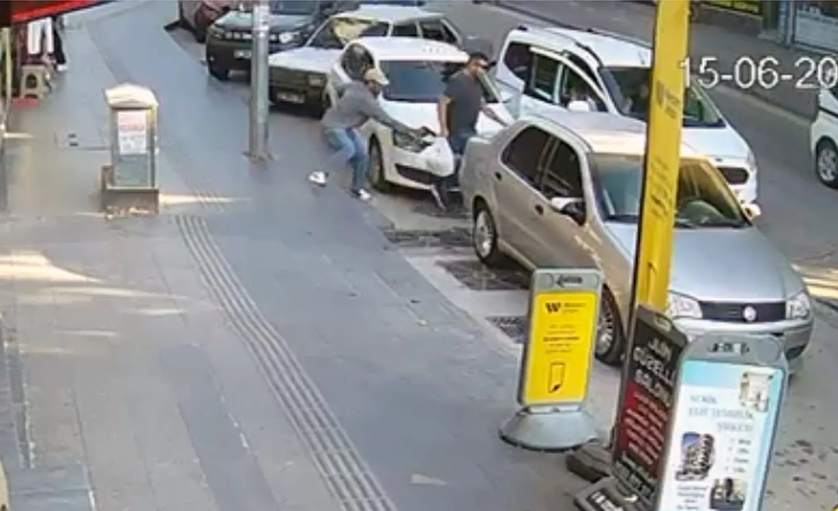 Antalya Serik’te sokak ortasında dehşet anları