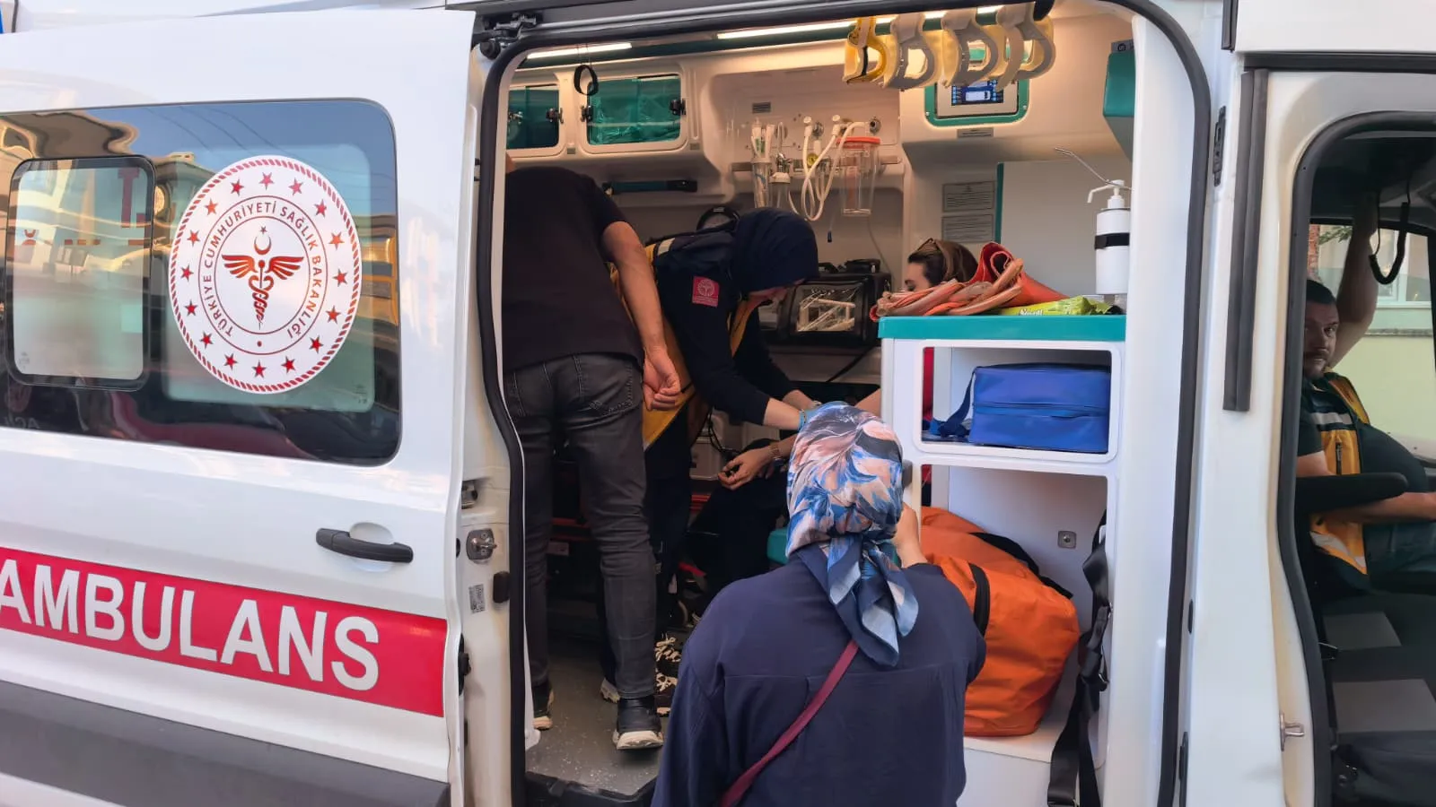 İnegöl’de kontrolsüz kavşak kazası 4 yaralı