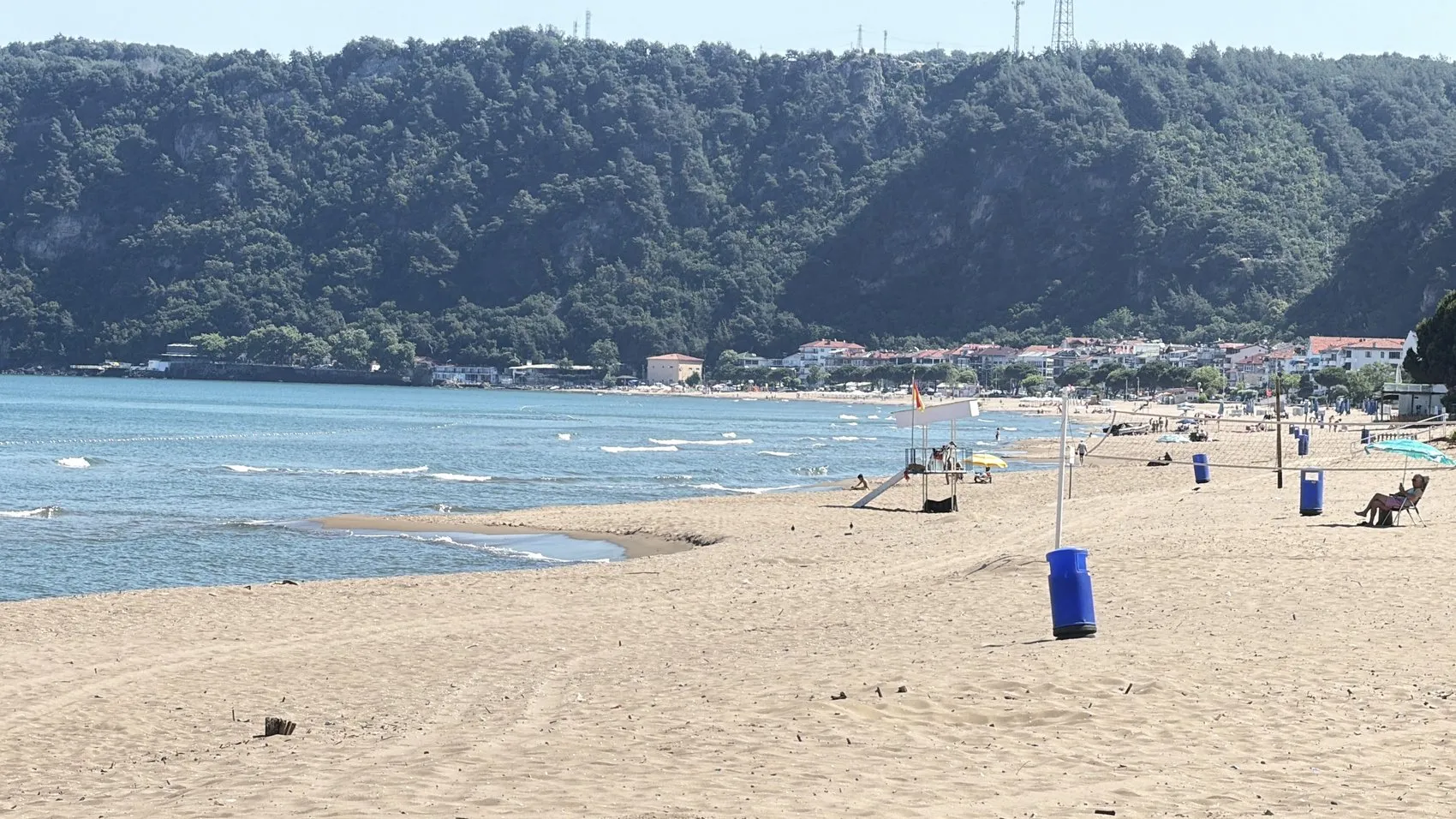 Bartın İnkumu plajında bir günde 32 kişi ölümden döndü