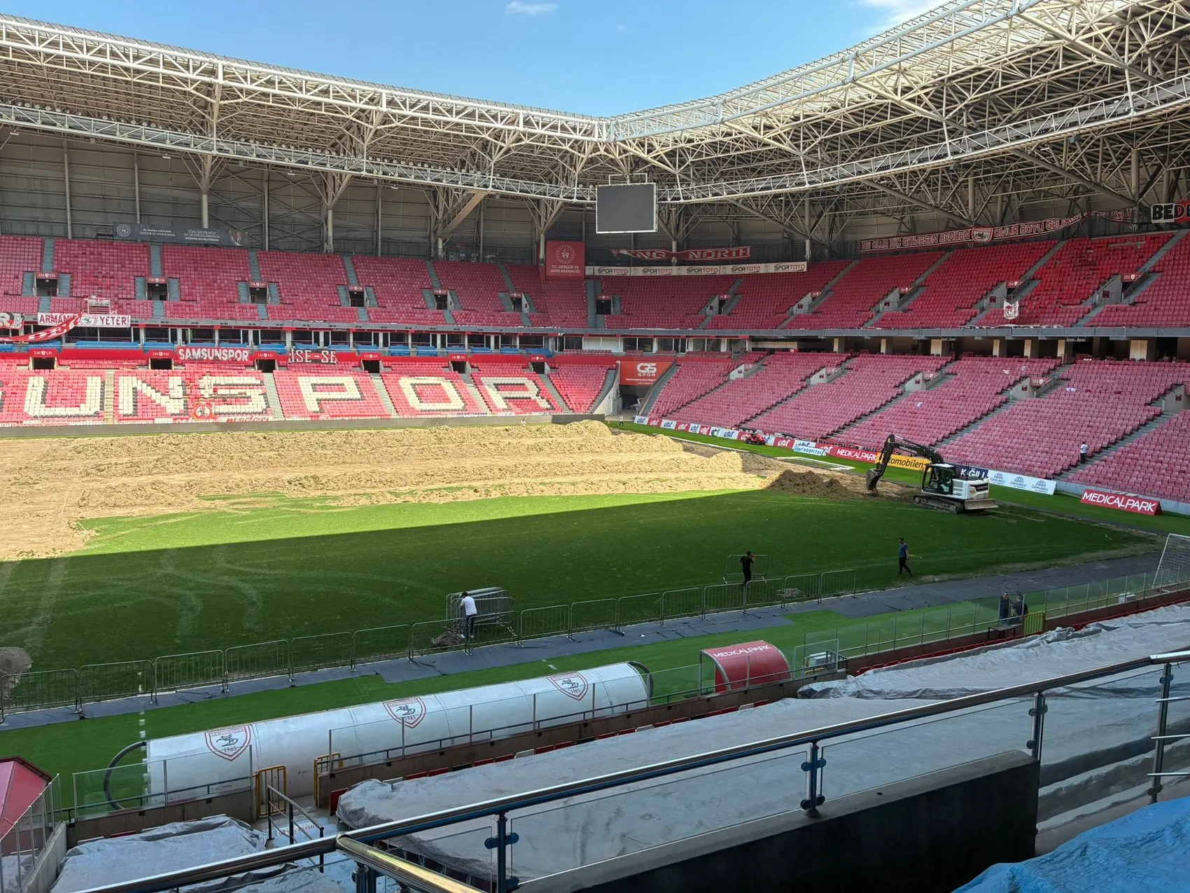 Samsun 19 Mayıs Stadyumu hibrit çime kavuşuyor