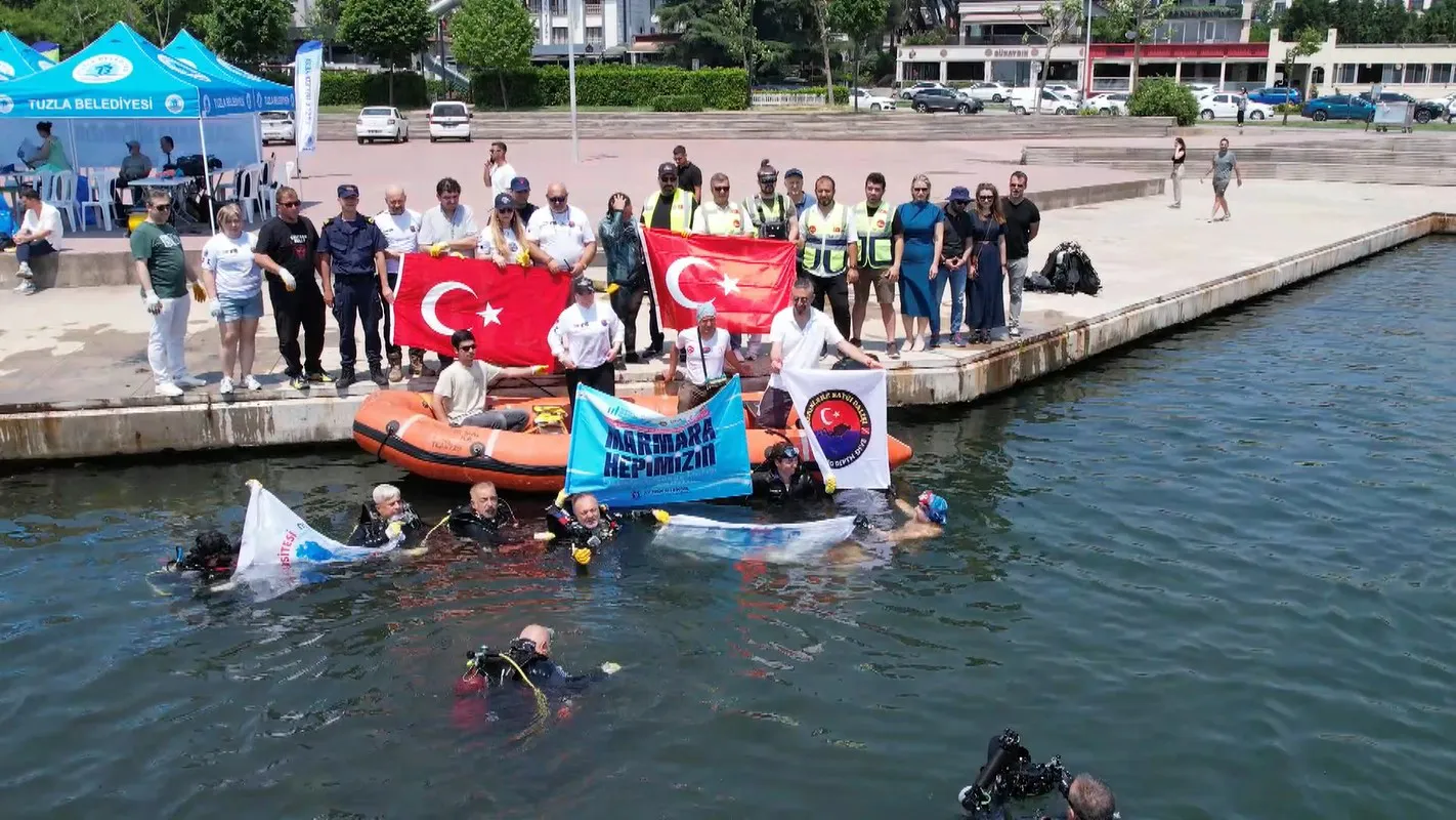 Tuzla açıklarında deniz dibindeki dev enkaz temizliği başladı