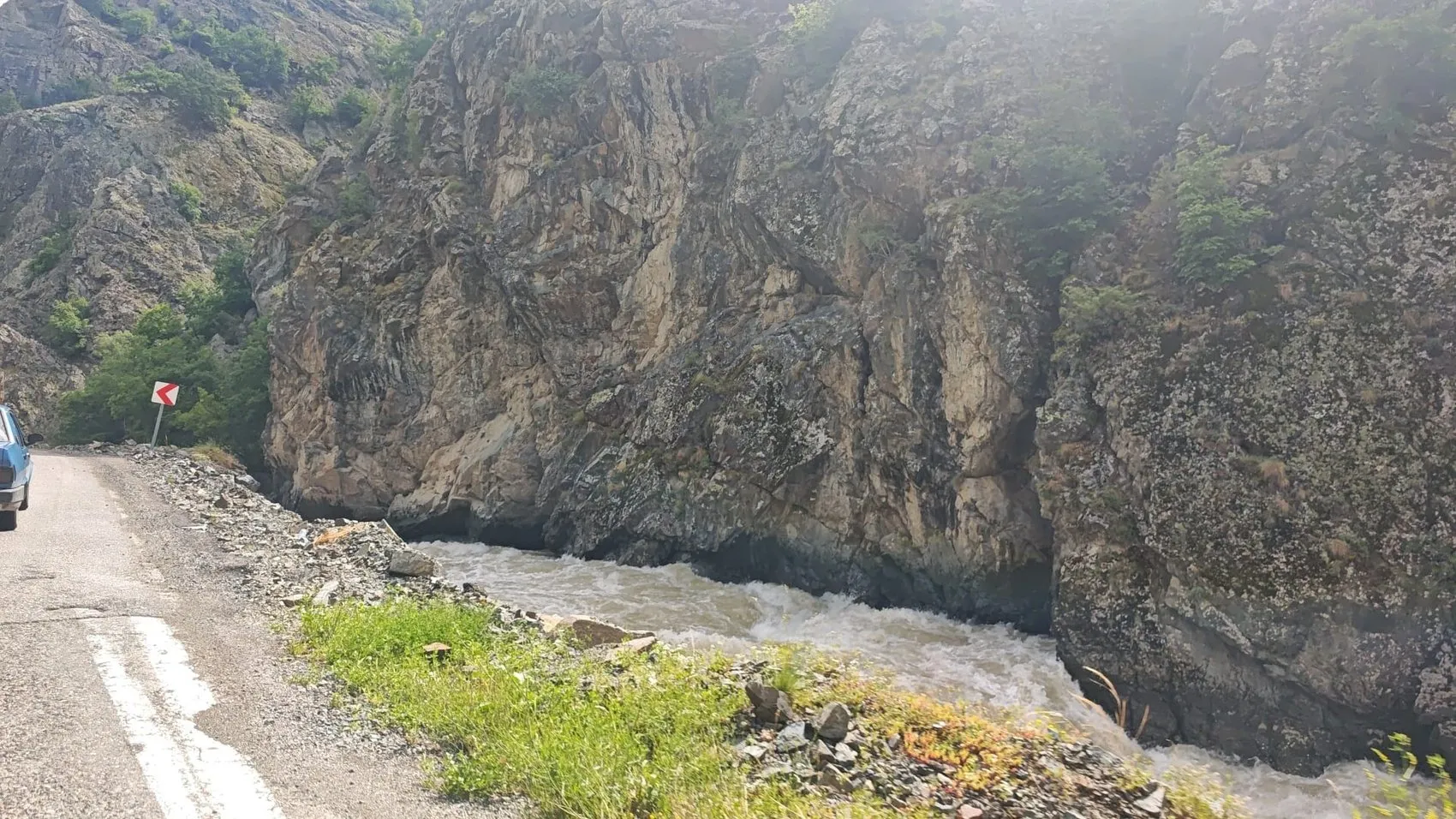 Artvin’de Çoruh Nehri’ne uçan otomobilden acı haber