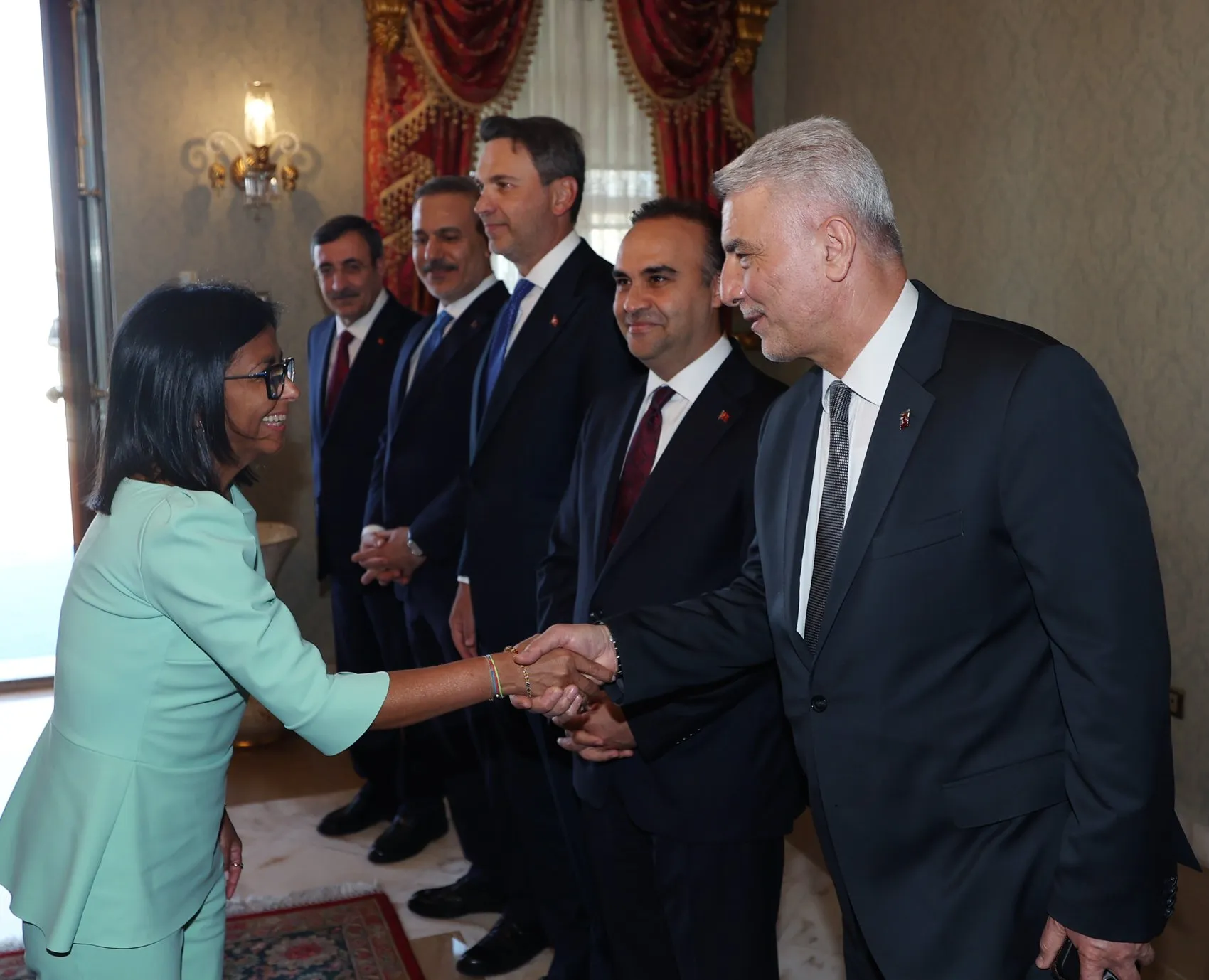 Erdoğan Dolmabahçe’de Venezuela heyetini ağırladı