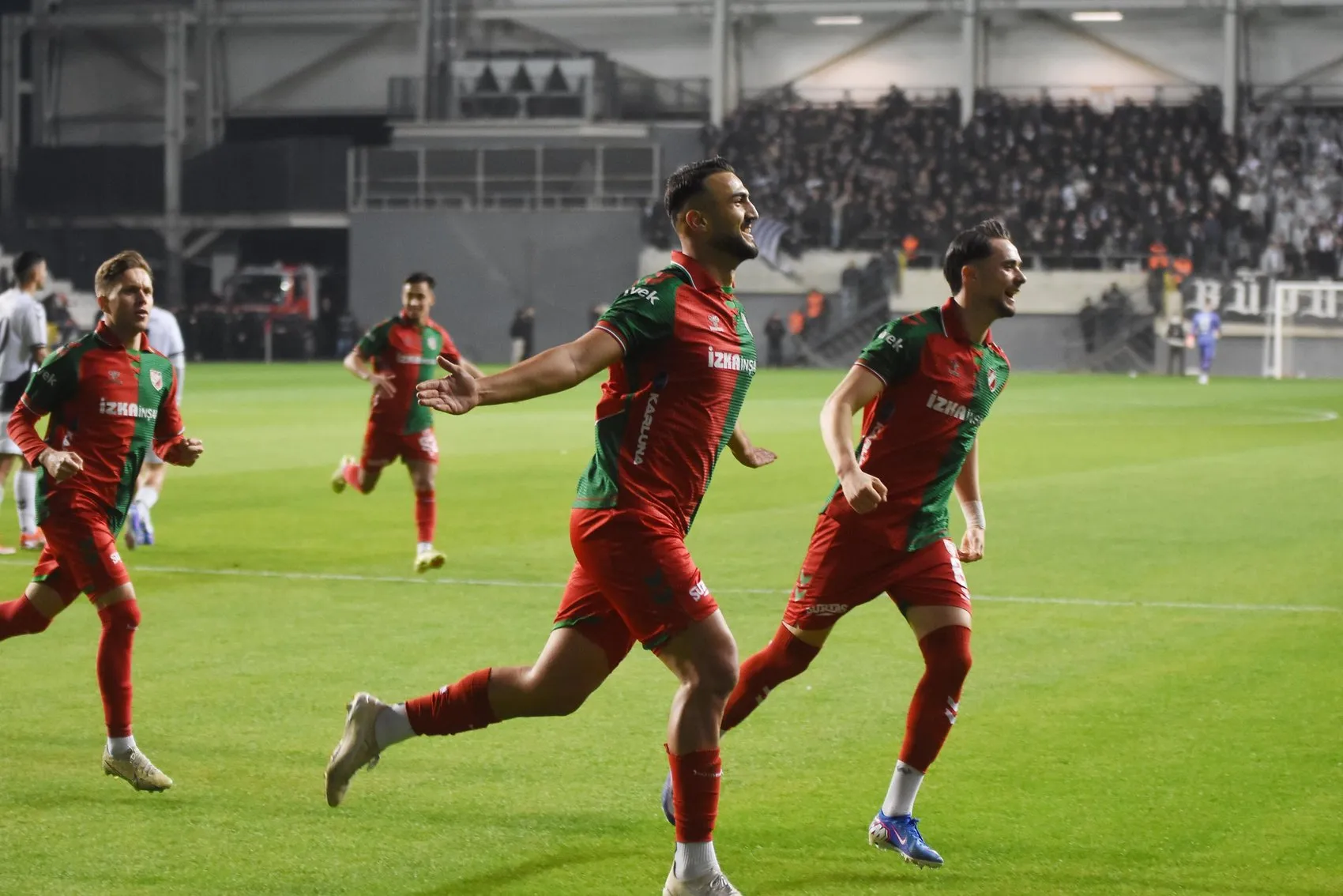 Karşıyaka iç transferde düğmeye basıyor