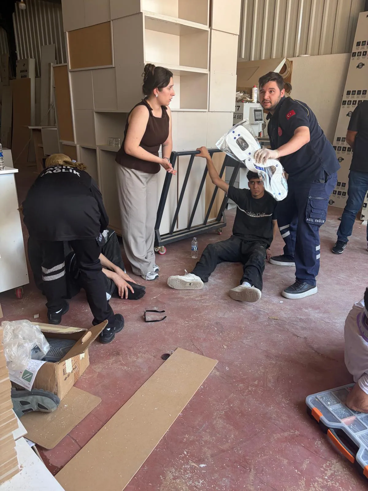 Adapazarı’nda iş kazası Yük asansörü zemine çakıldı