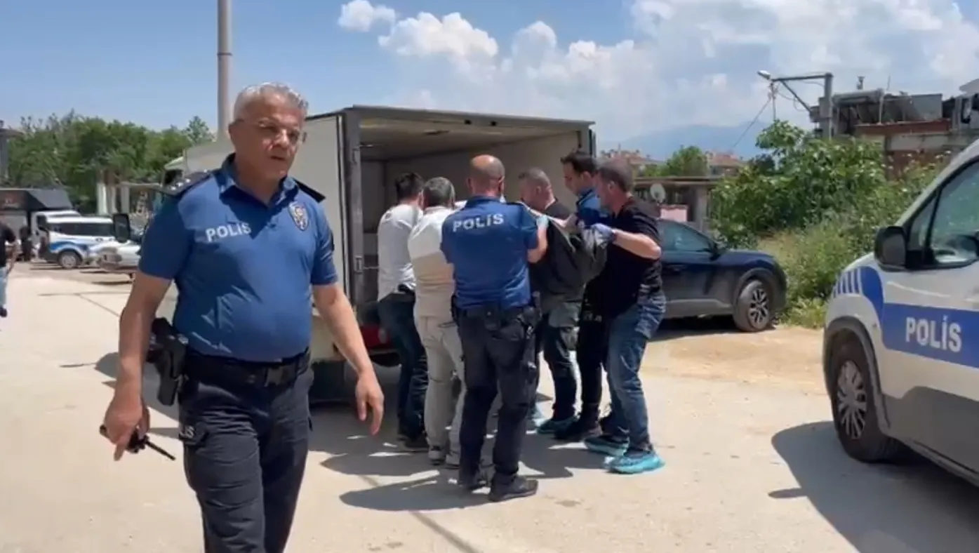 Bursa'da bir kadın 10 yaşındaki çocuğunun yanında öldürüldü
