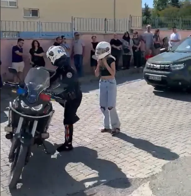 YKS günü polisten öğrencilere hayat kurtaran hızır servisi
