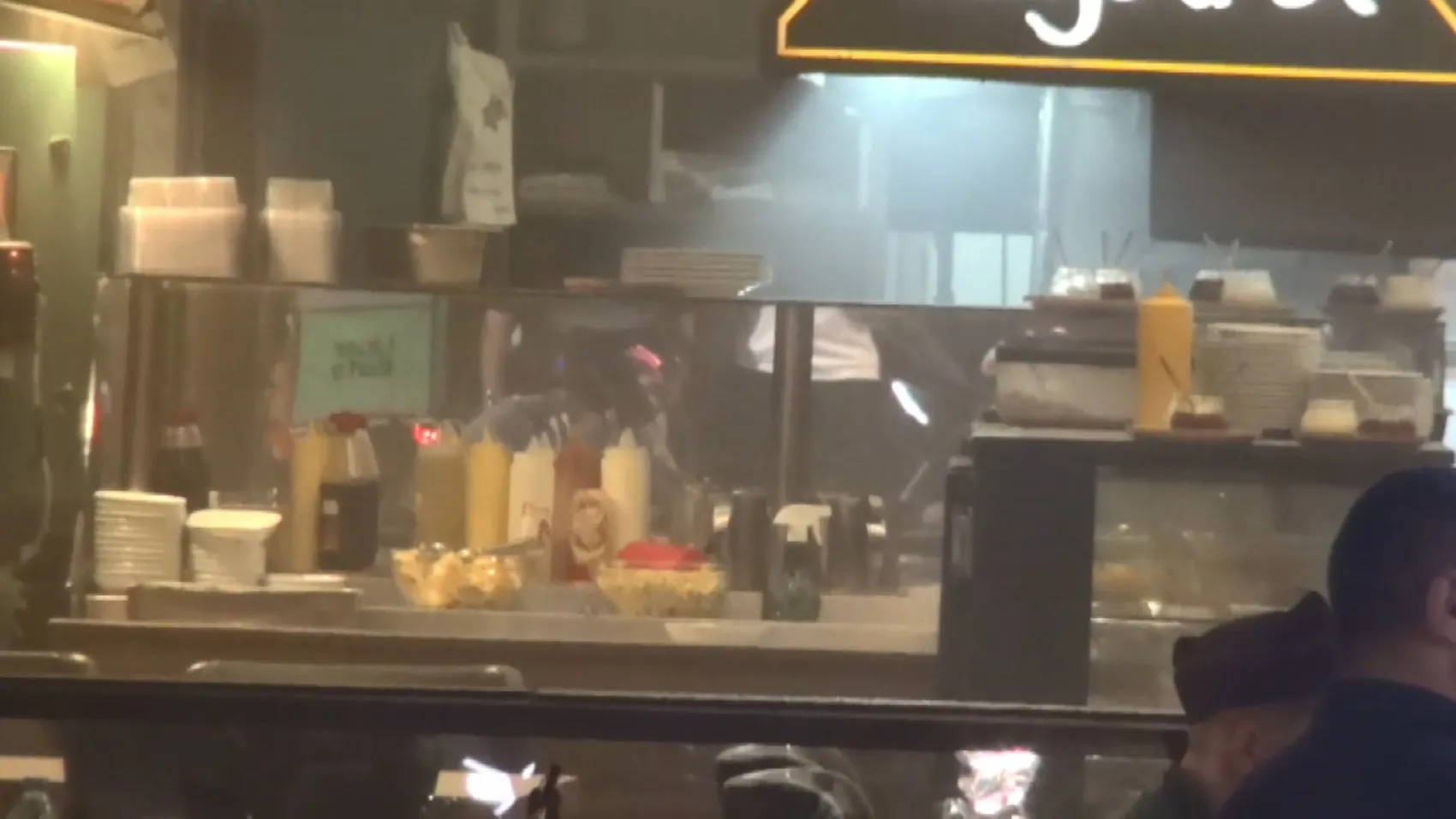Silivri’de gece yarısı restoran yangını