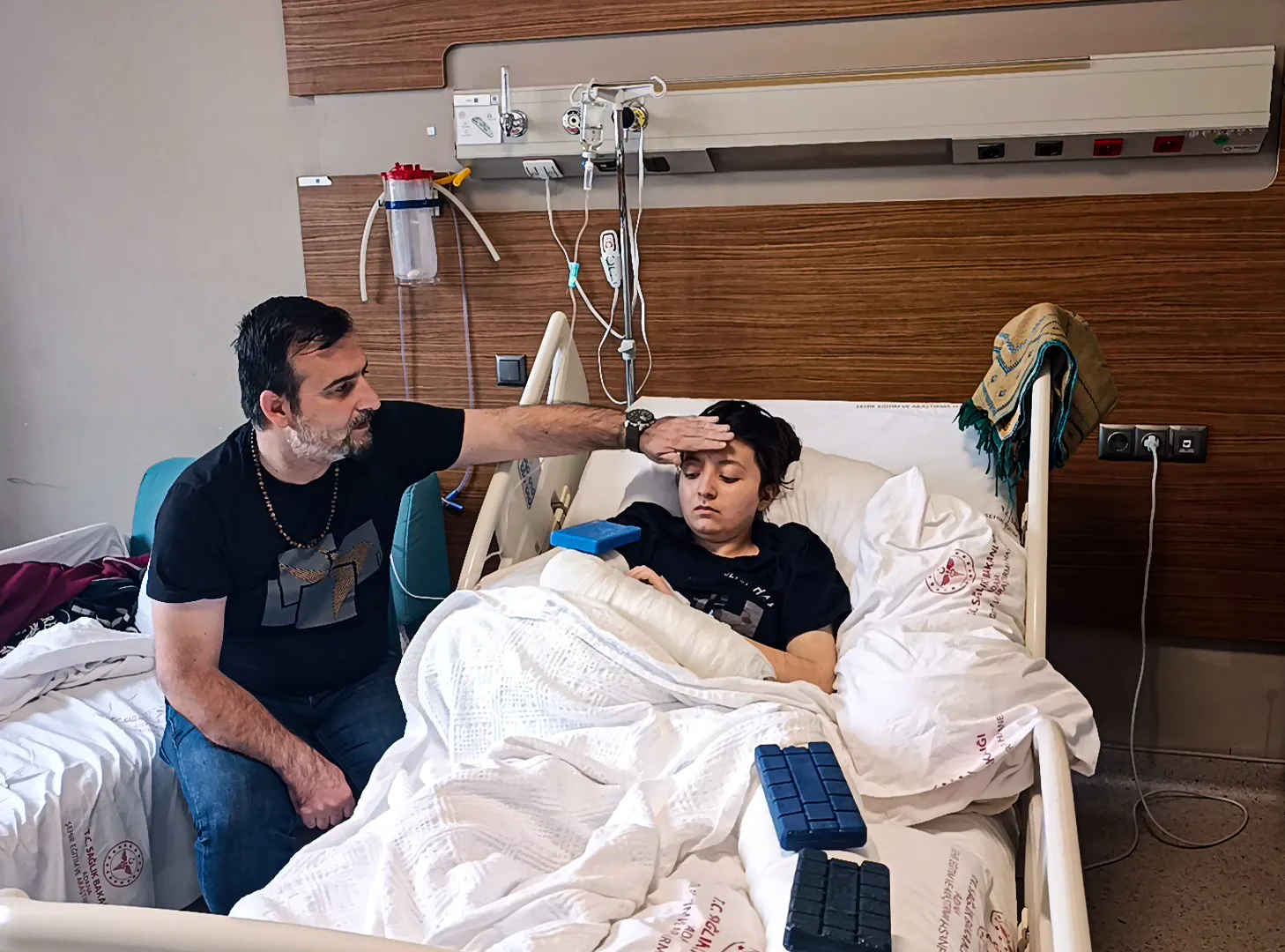 12’nci kattan düşen Ecrin hayata tutundu ve iyilik sözü verdi