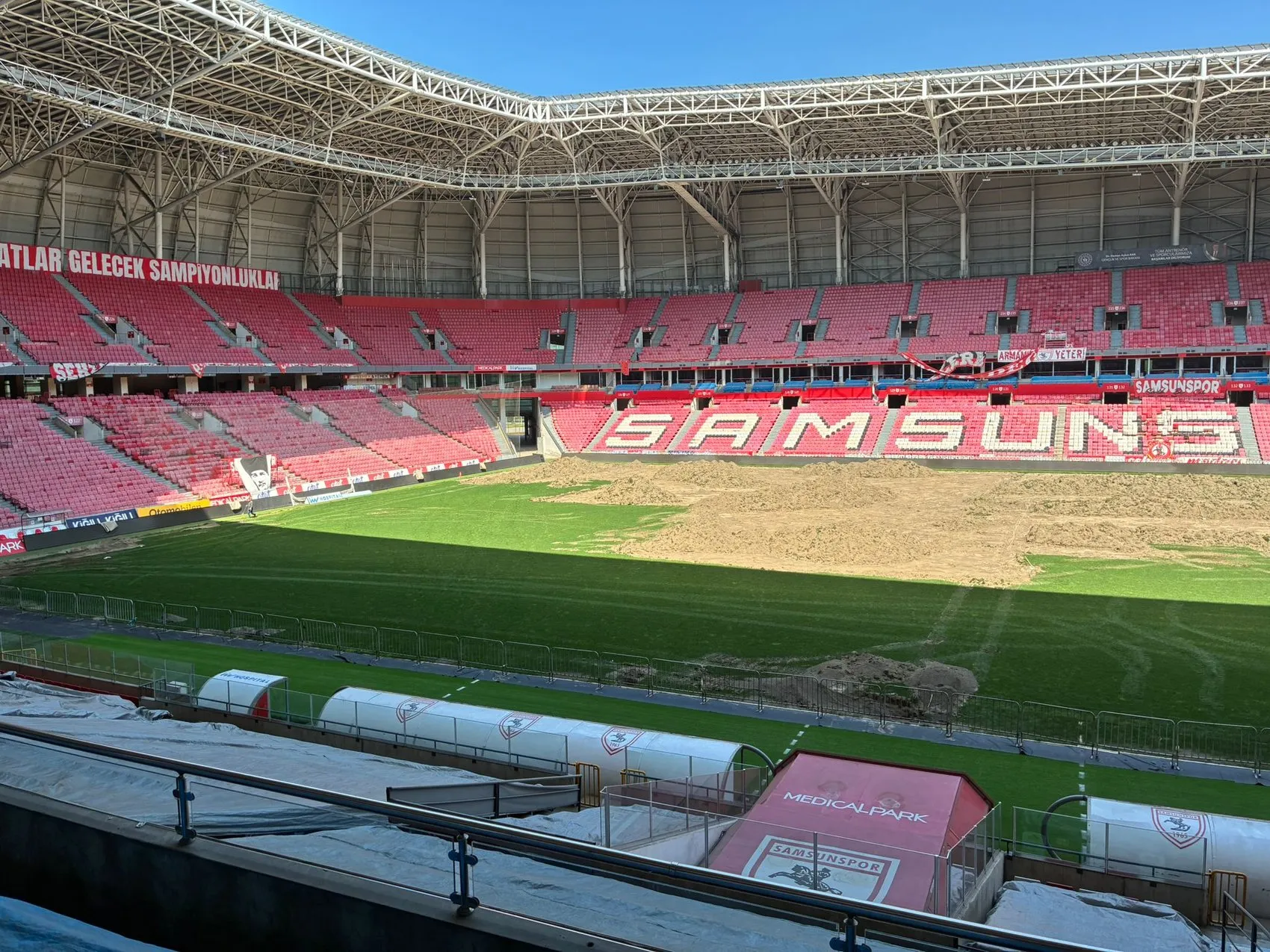 Samsun 19 Mayıs Stadyumu hibrit çime kavuşuyor