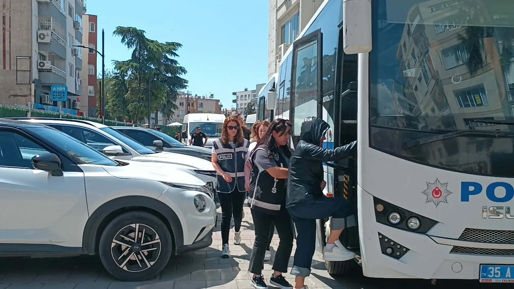 Buca Belediyesi operasyonunda gözaltı dalgası büyüyor