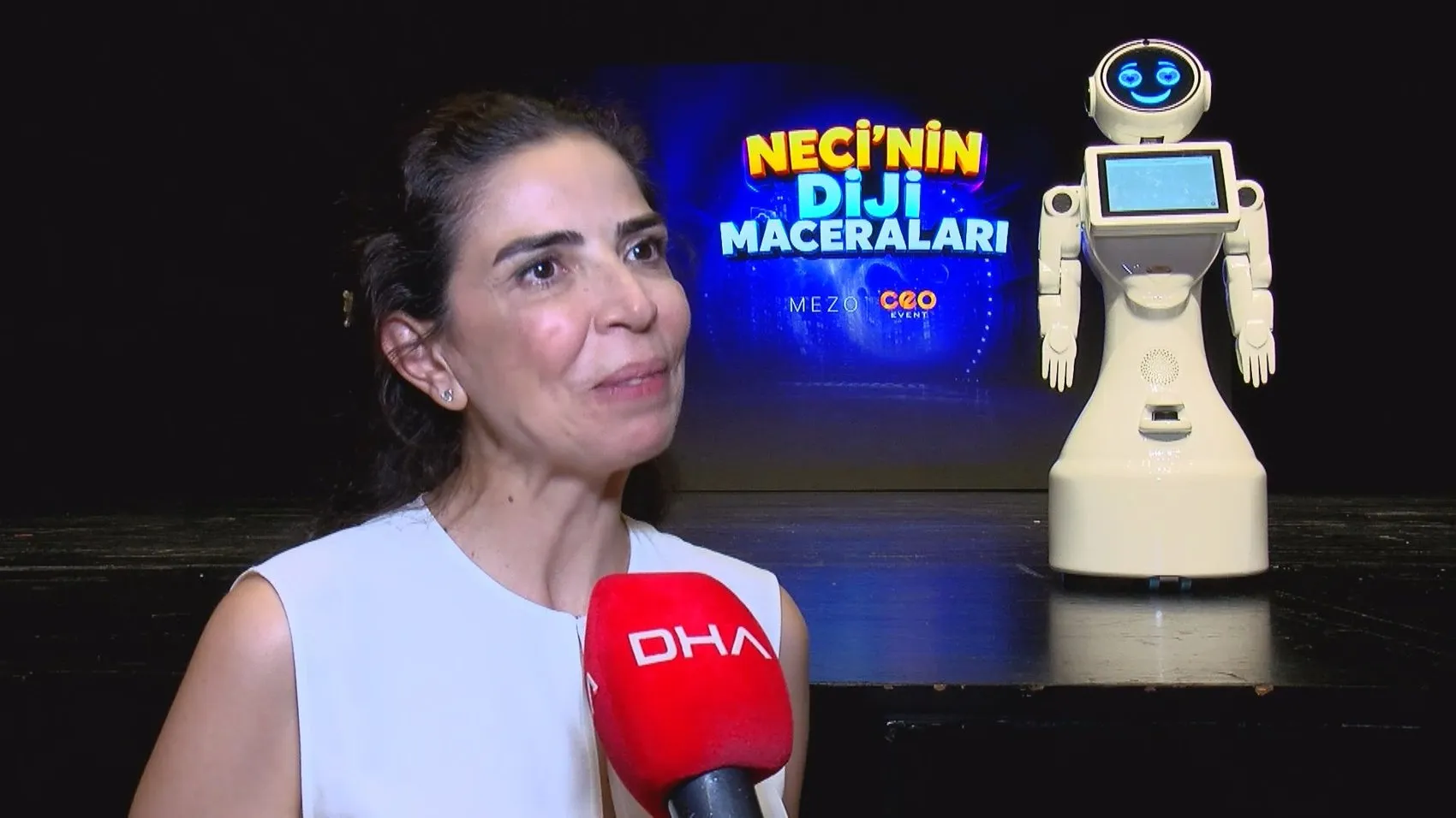 Türkiye'nin ilk çocuk robot tiyatrosu sahnelerle tanışıyor