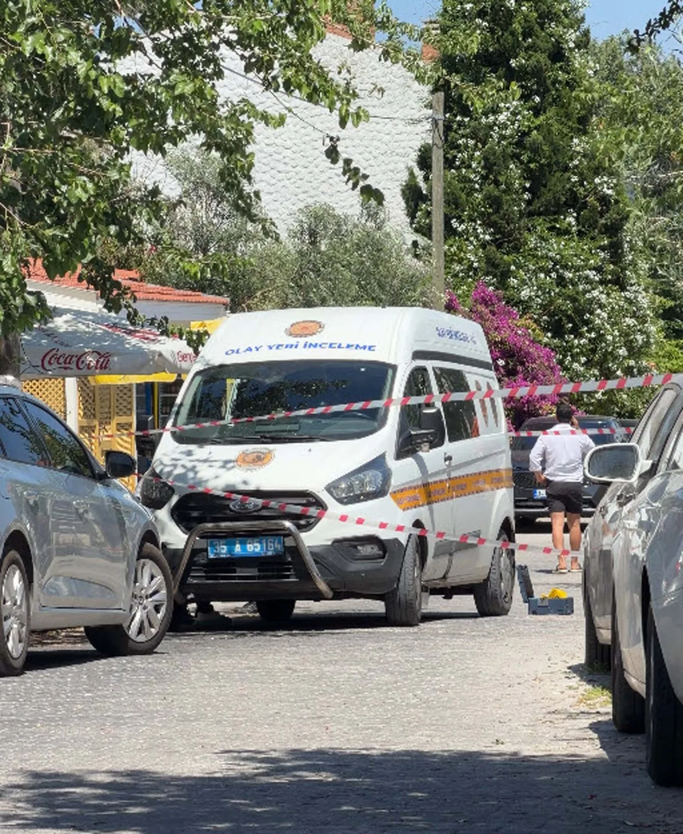 Dilan Polat’ın koruması Alaçatı’da silahlı saldırıya uğradı