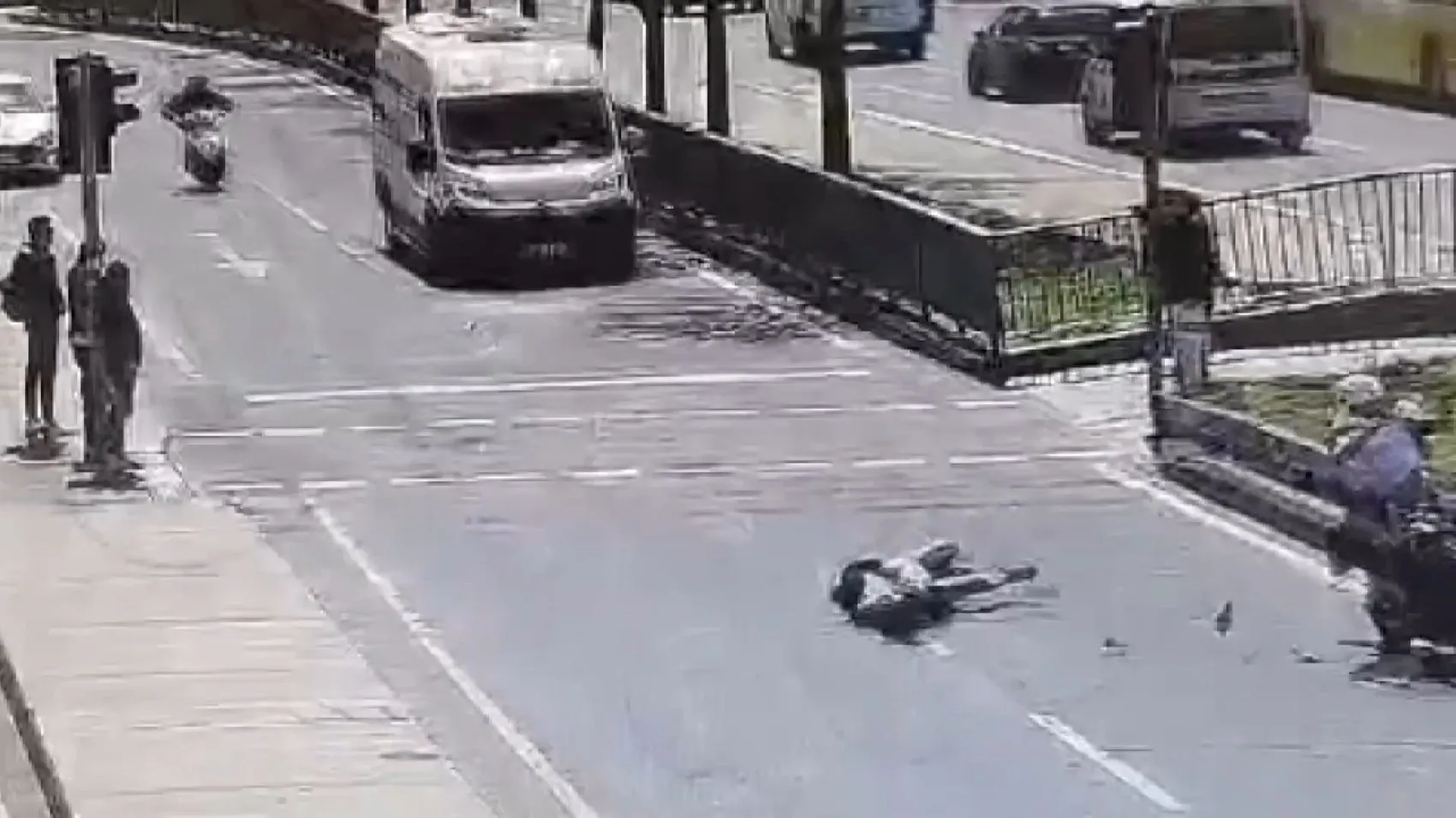 Şişli'de yaya geçidinde hız felaketi