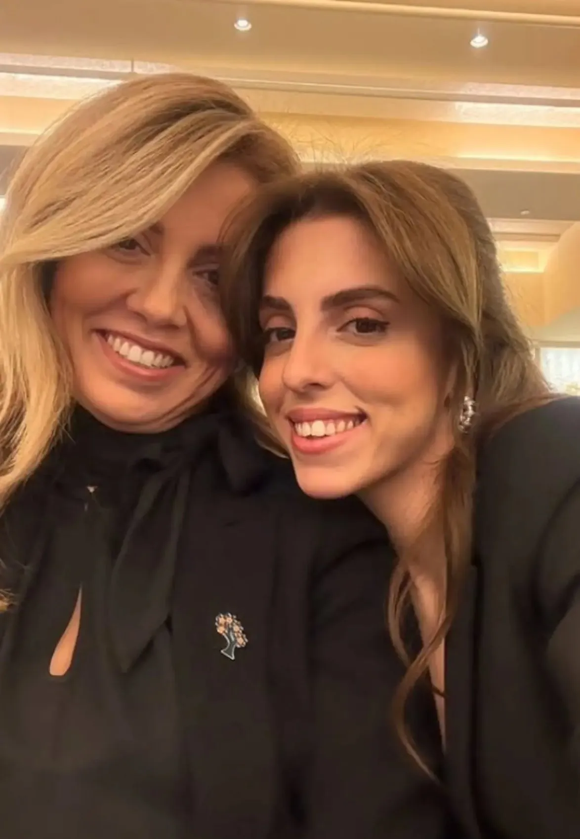 Esra Erol un avukatı Hülya Kuran ın kızı Zeynep güzelliğiyle gündem oldu! Herkes aynı şeyi söyledi 4