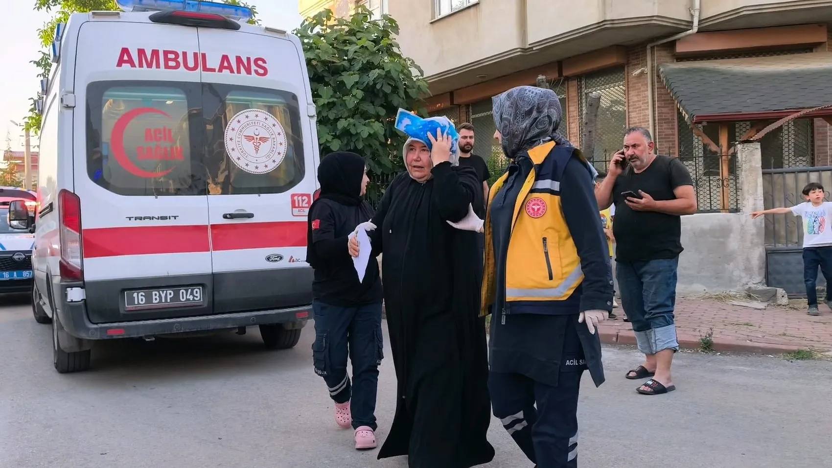İnegöl’de kontrolsüz kavşak kazası 4 yaralı