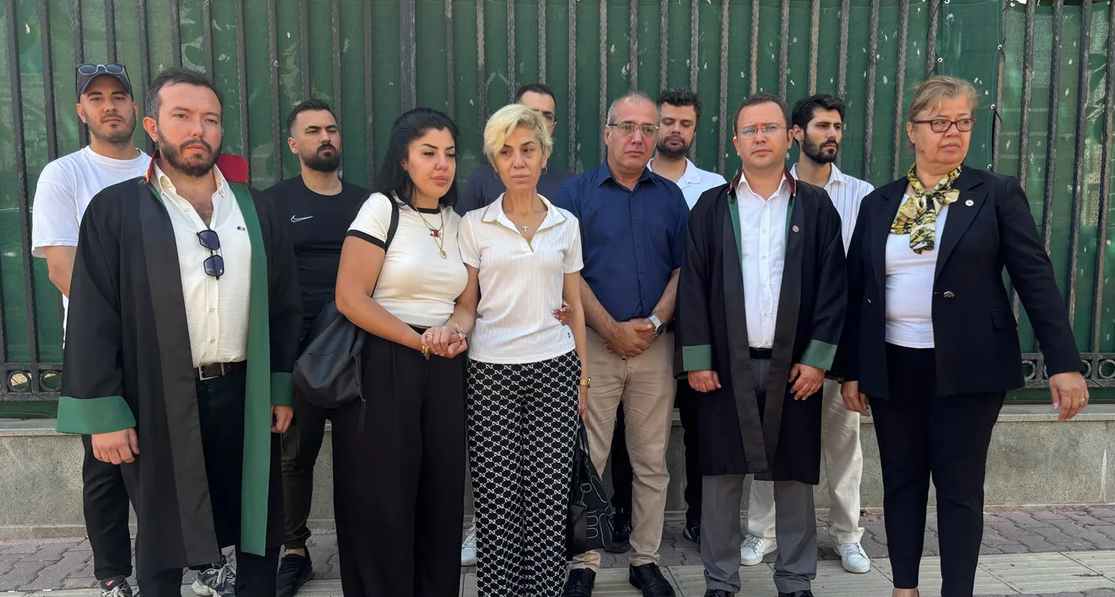 Otel önünde uyardığı kişi tarafından öldürülen Tahsin'in davası başladı