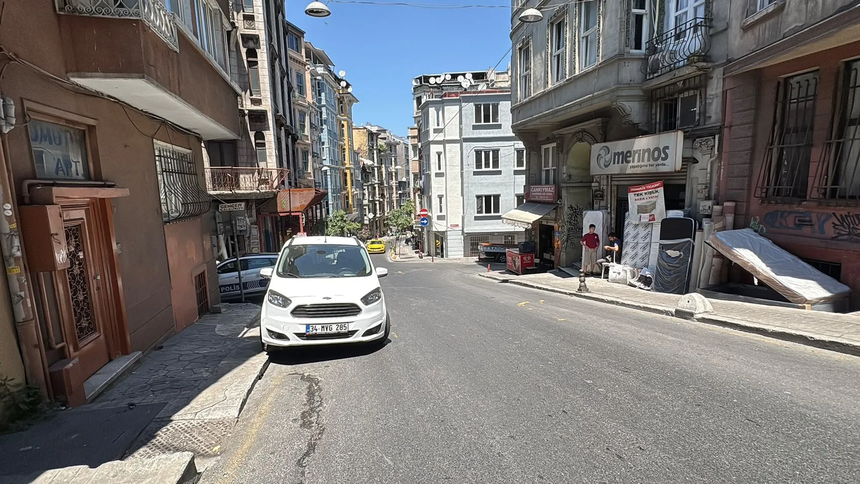 Beyoğlu'nda gece yarısı patlama paniği