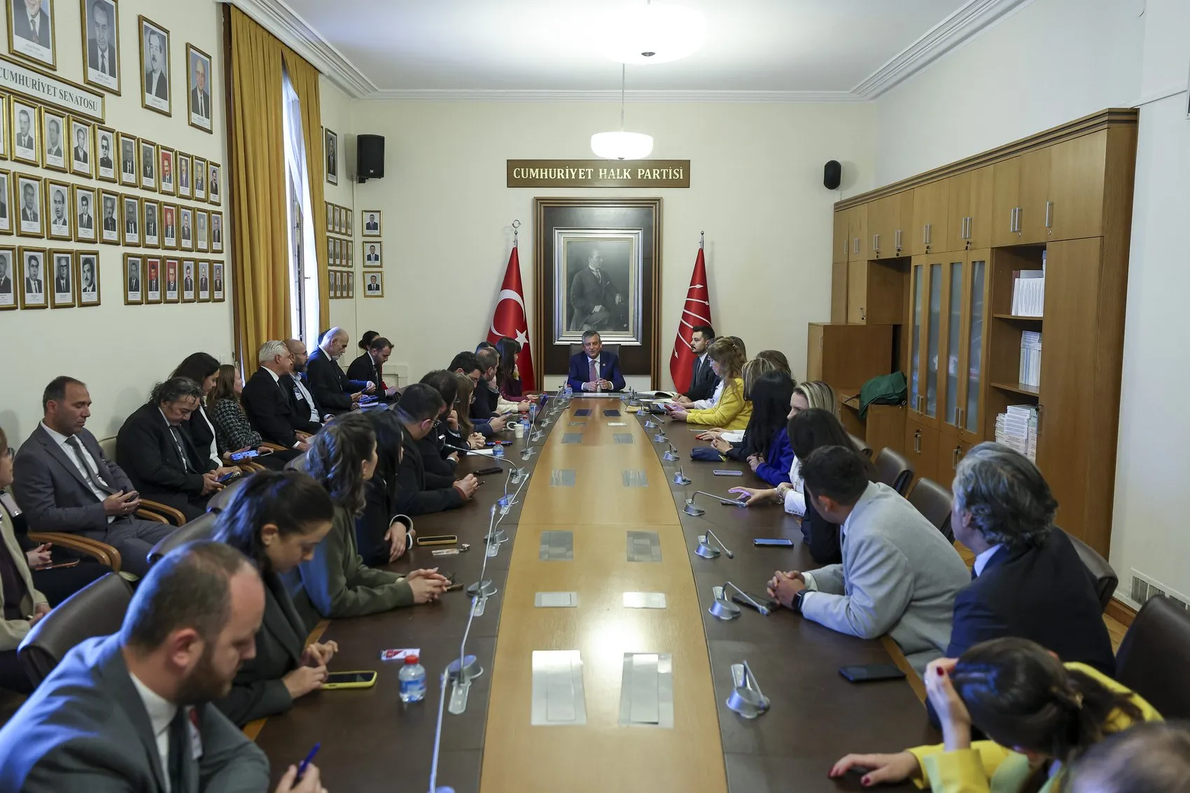 Özgür Özelden yeni parti iddiasına yanıt B planı hazırlığı