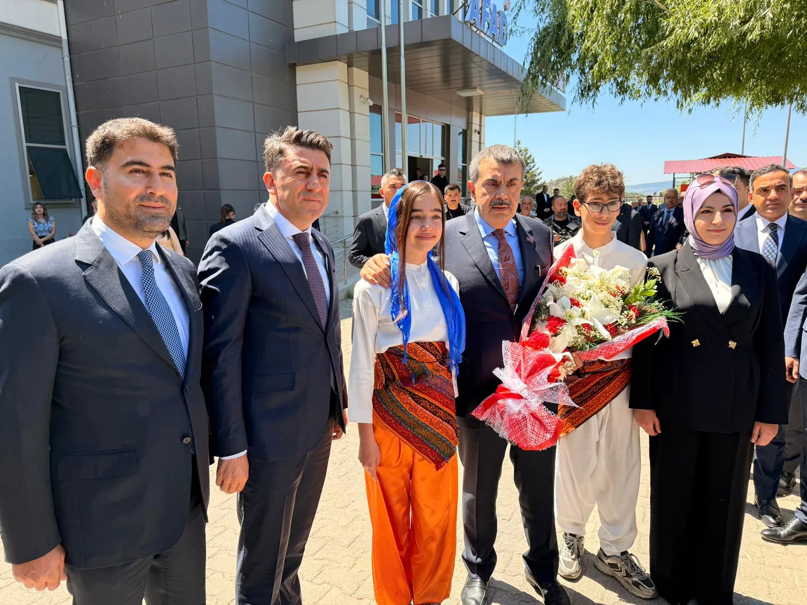 Bakan Tekin Tunceli'deki eğitim verilerini paylaştı