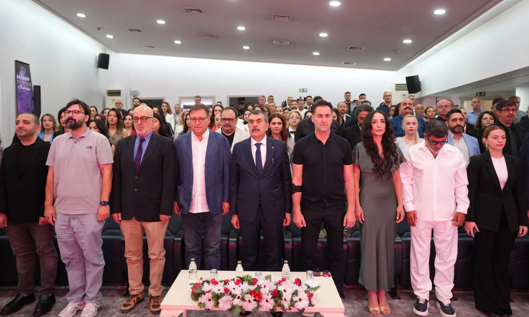 Öğretmenler tiyatro sahnesine adım attı