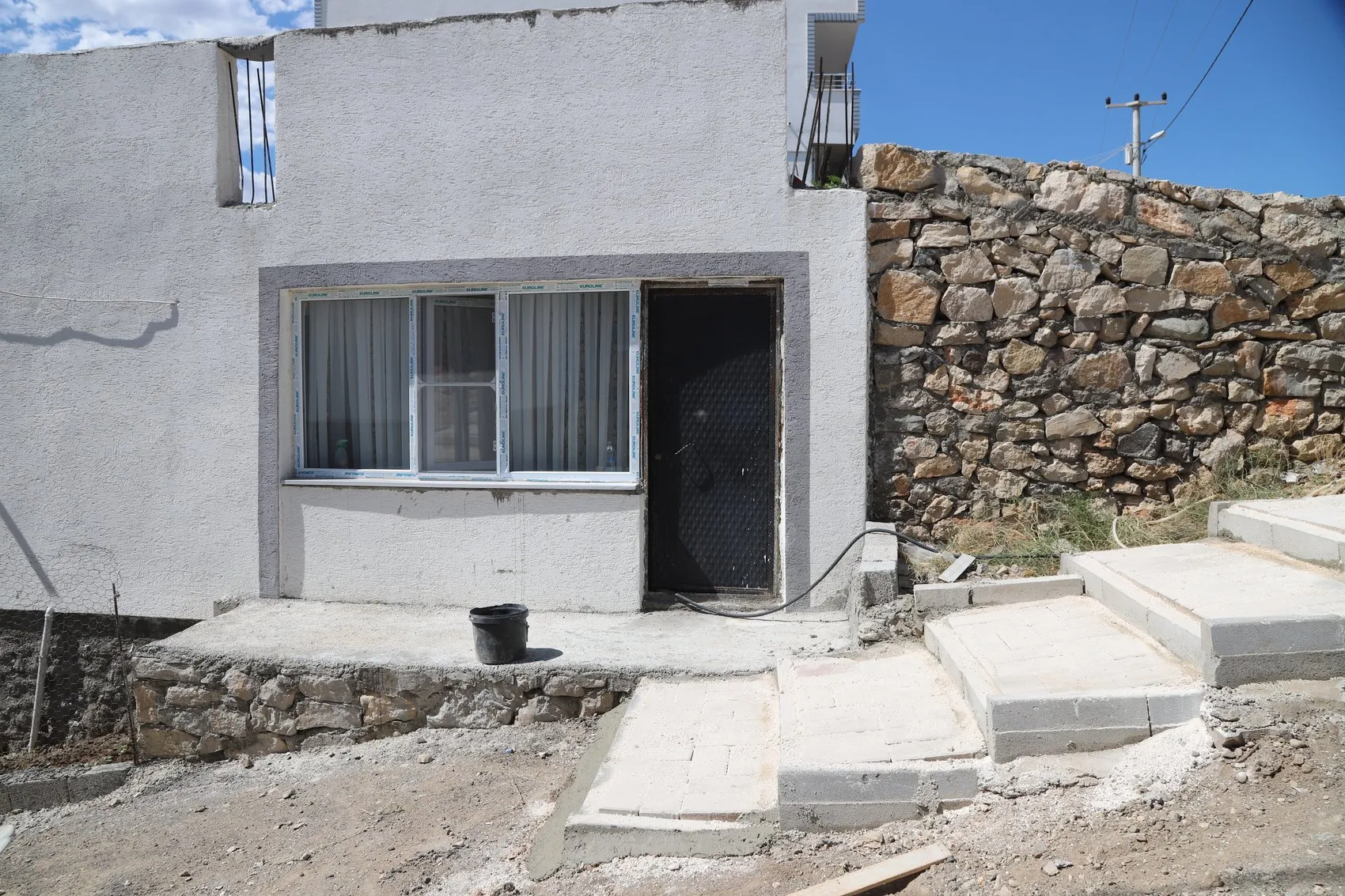 Engelli kızı için rampa isteyen anneye saldırı sonrası belediye harekete geçti