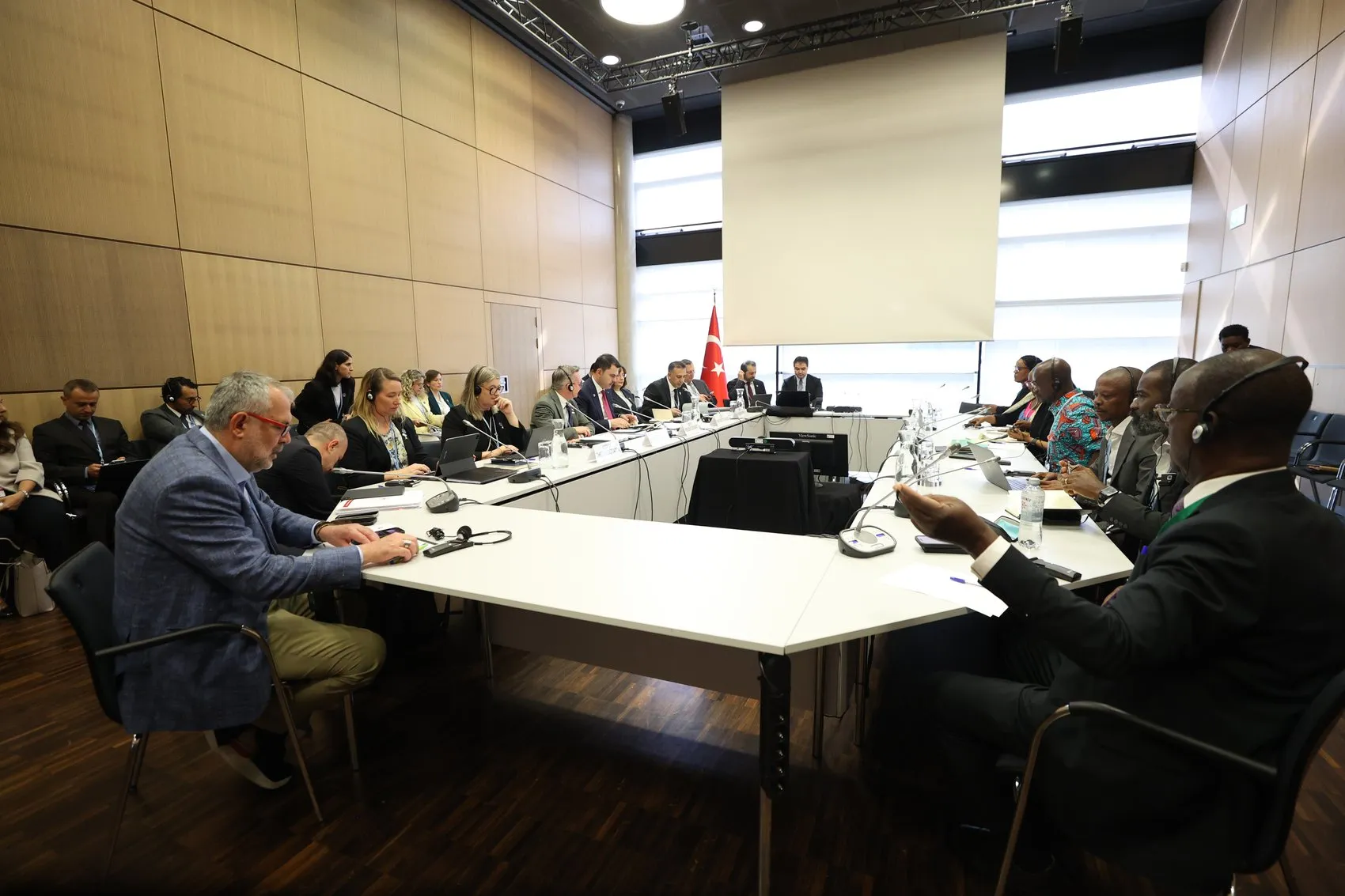 Türkiye COP31 başkanlığı için imzayı attı