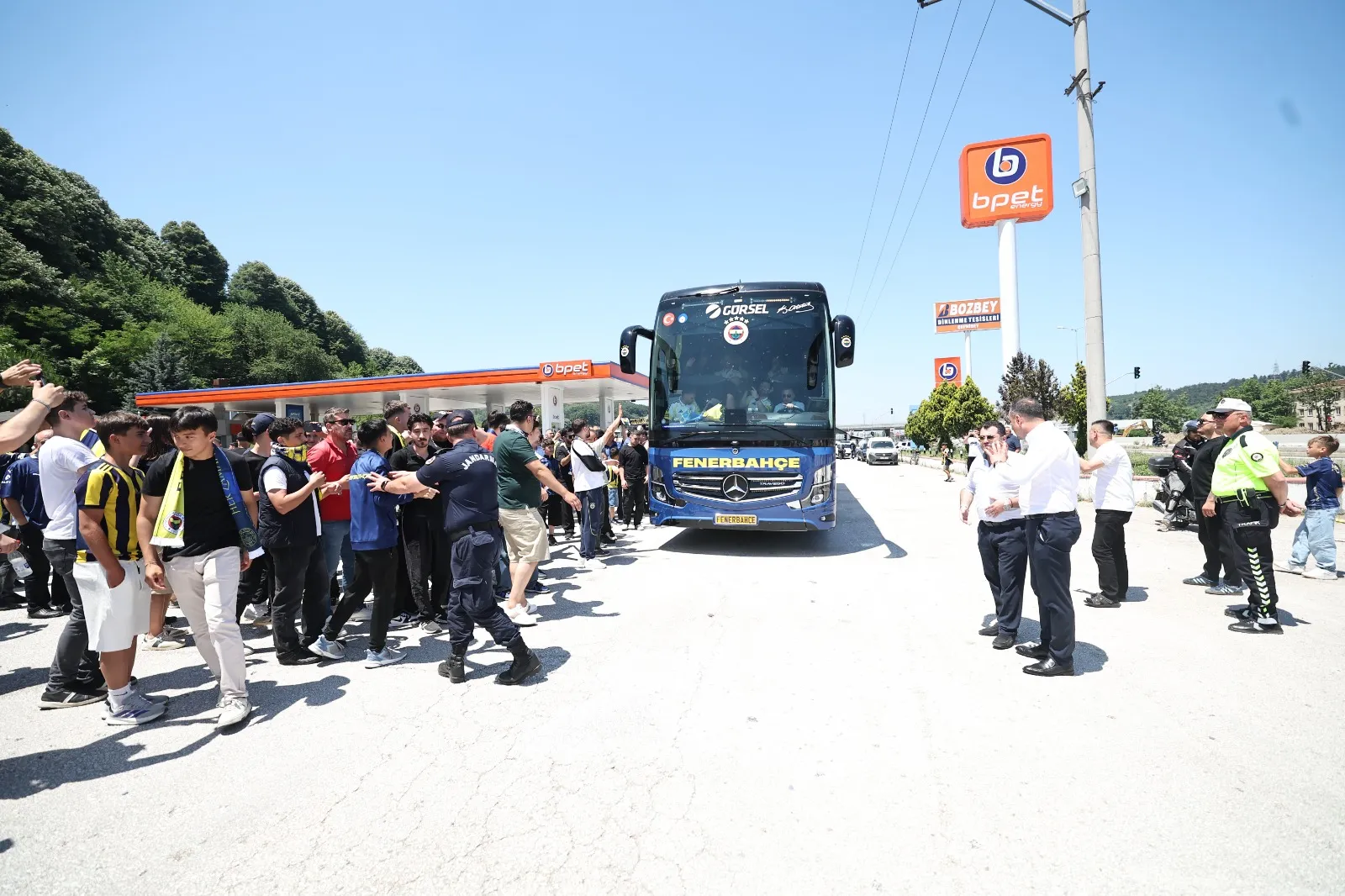 Fenerbahçe yeni sezon hazırlıkları için Düzceye ulaştı
