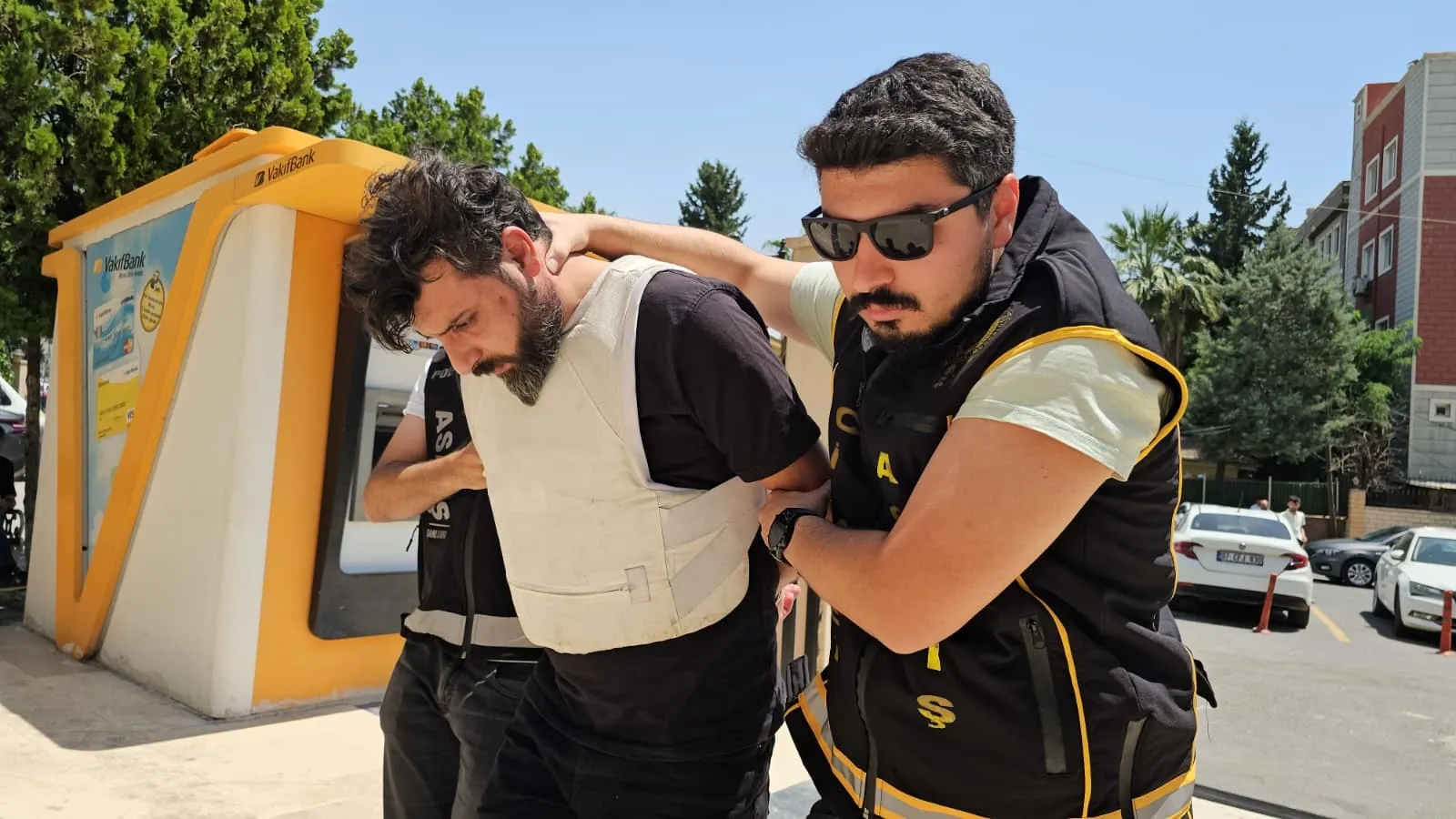 Şanlıurfa'da vahşi cinayet Eşini öldürüp intihar süsü verdi