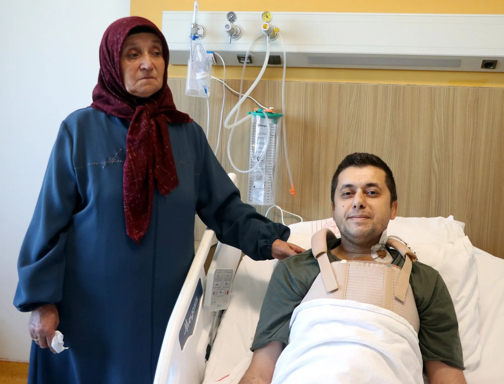 Gaziantep'te 10 saatlik ameliyatla hayata döndü
