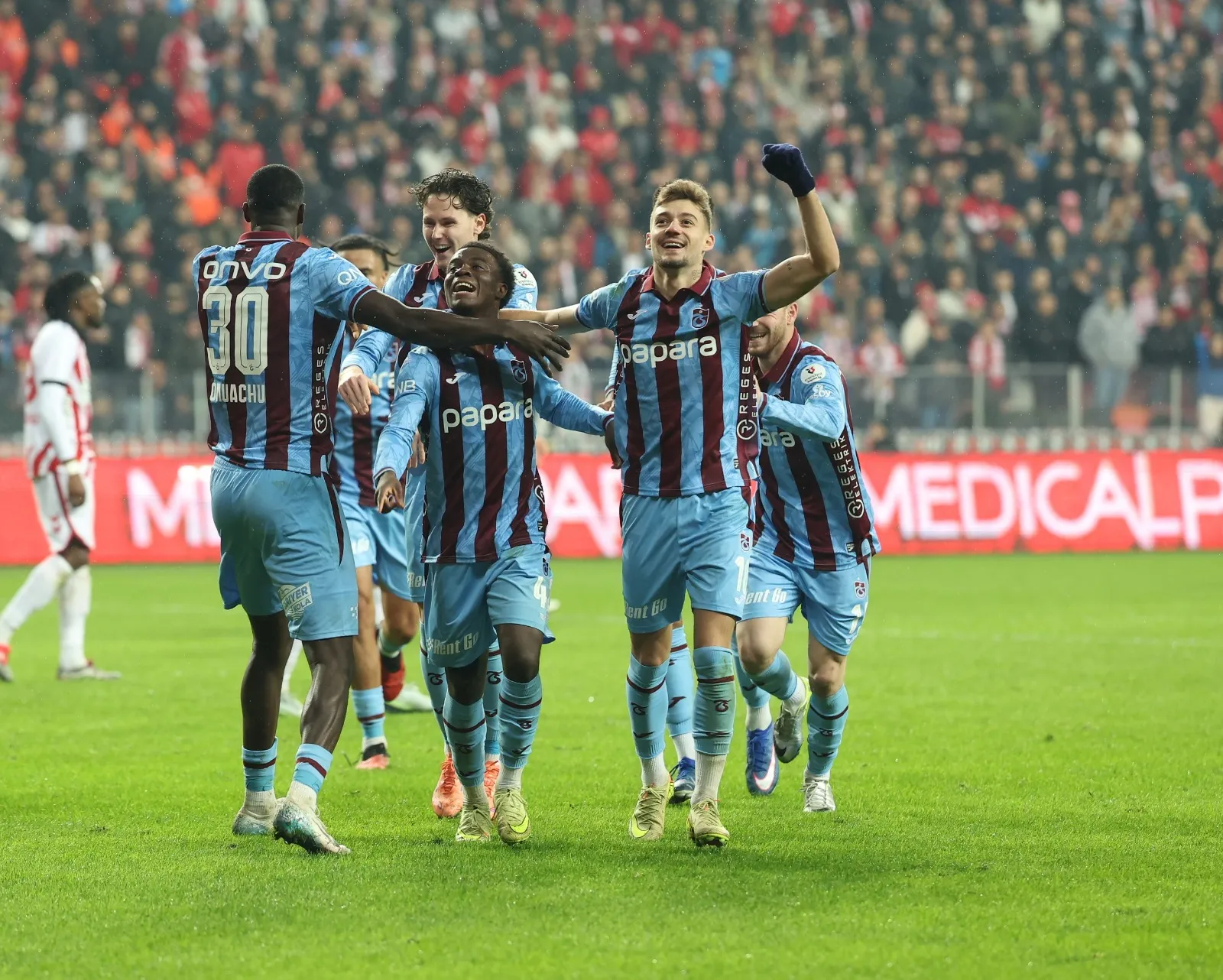 Trabzonspor Malinovskyi ve Muçi ile anlaştı