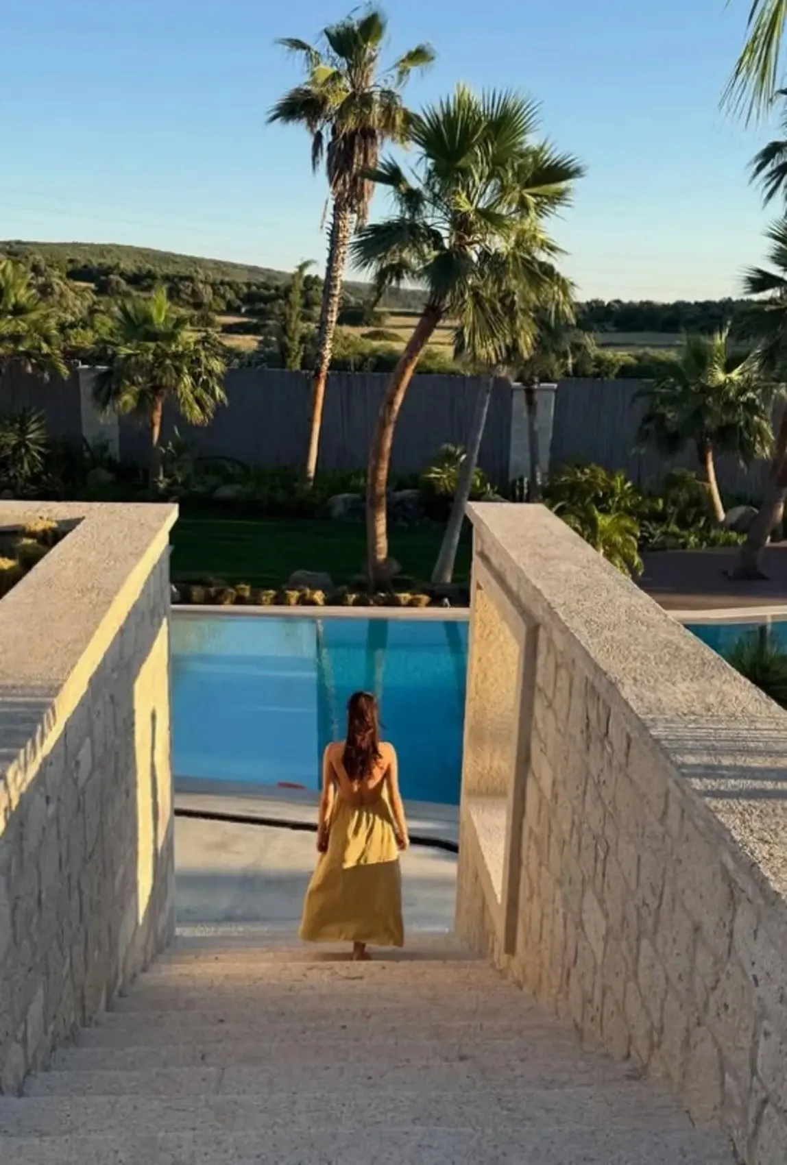 Berkay ın eşi Özlem Ada Şahin in tatil kareleri gündem oldu! Otel değil ev 7