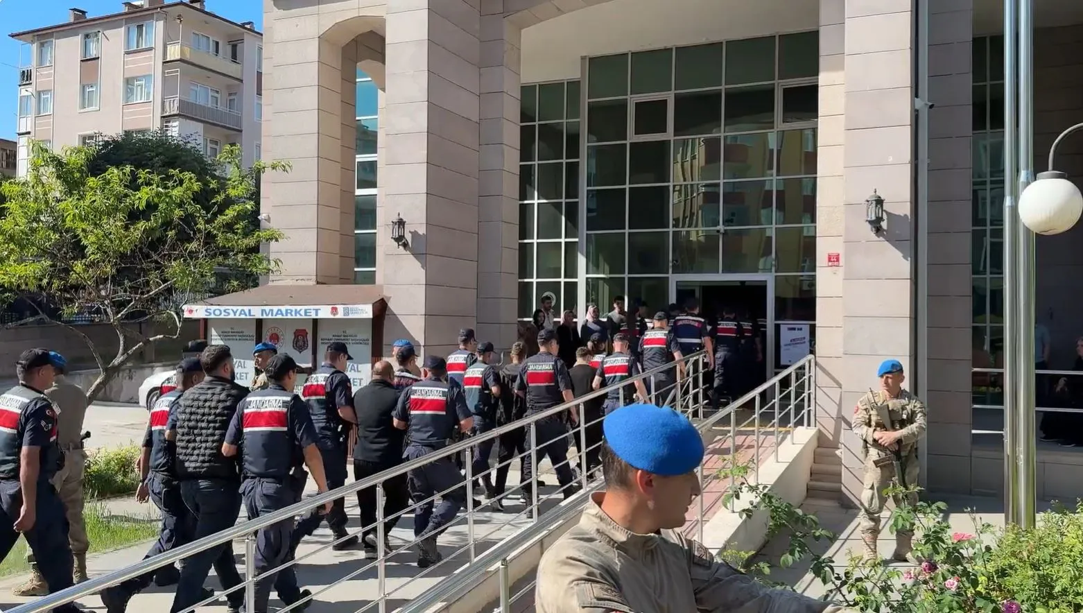 Emniyetten dev operasyon 32 suç örgütü çökertildi