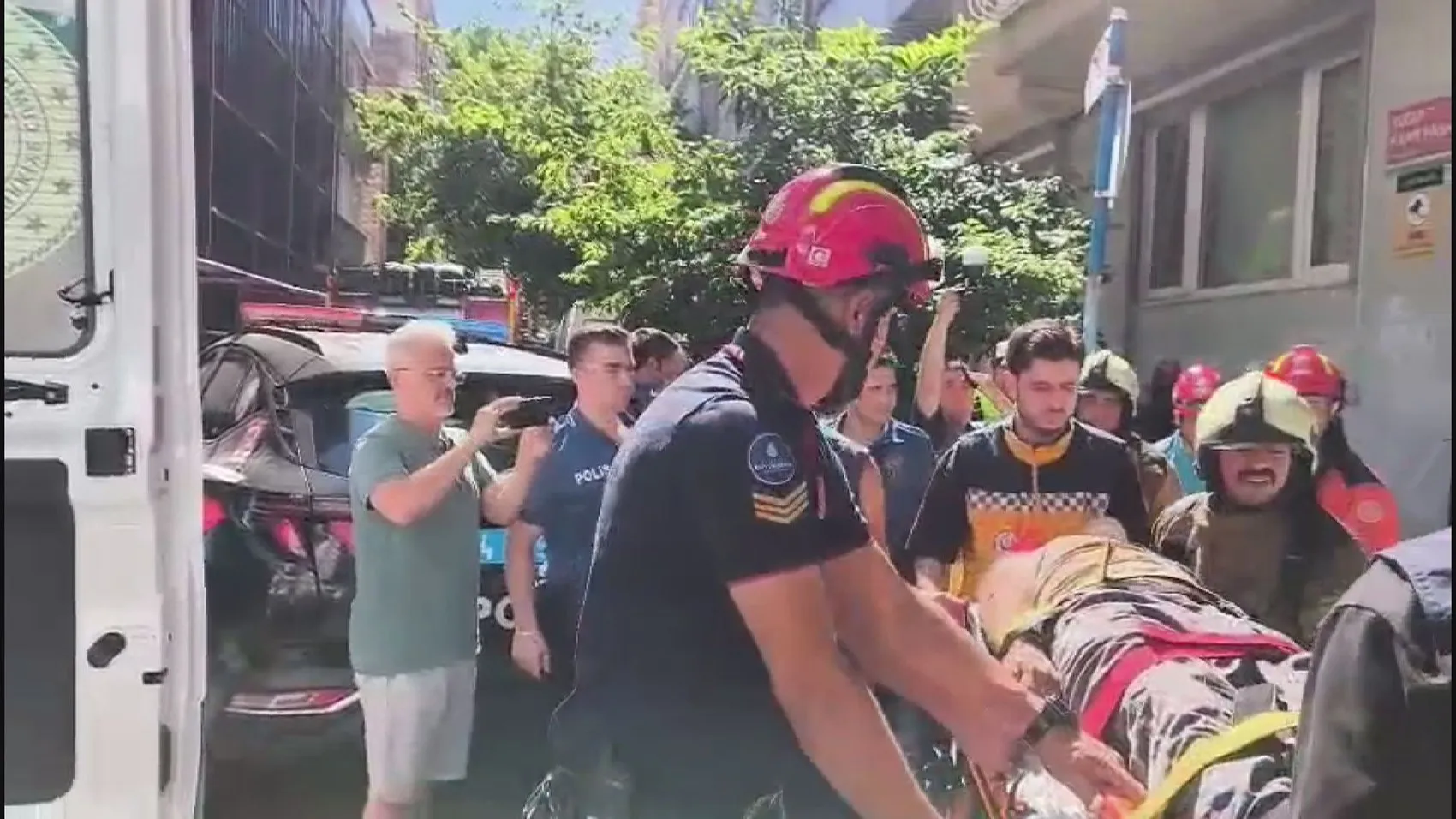 Kadıköy’de kentsel dönüşüm yıkımında facianın eşiğinden dönüldü